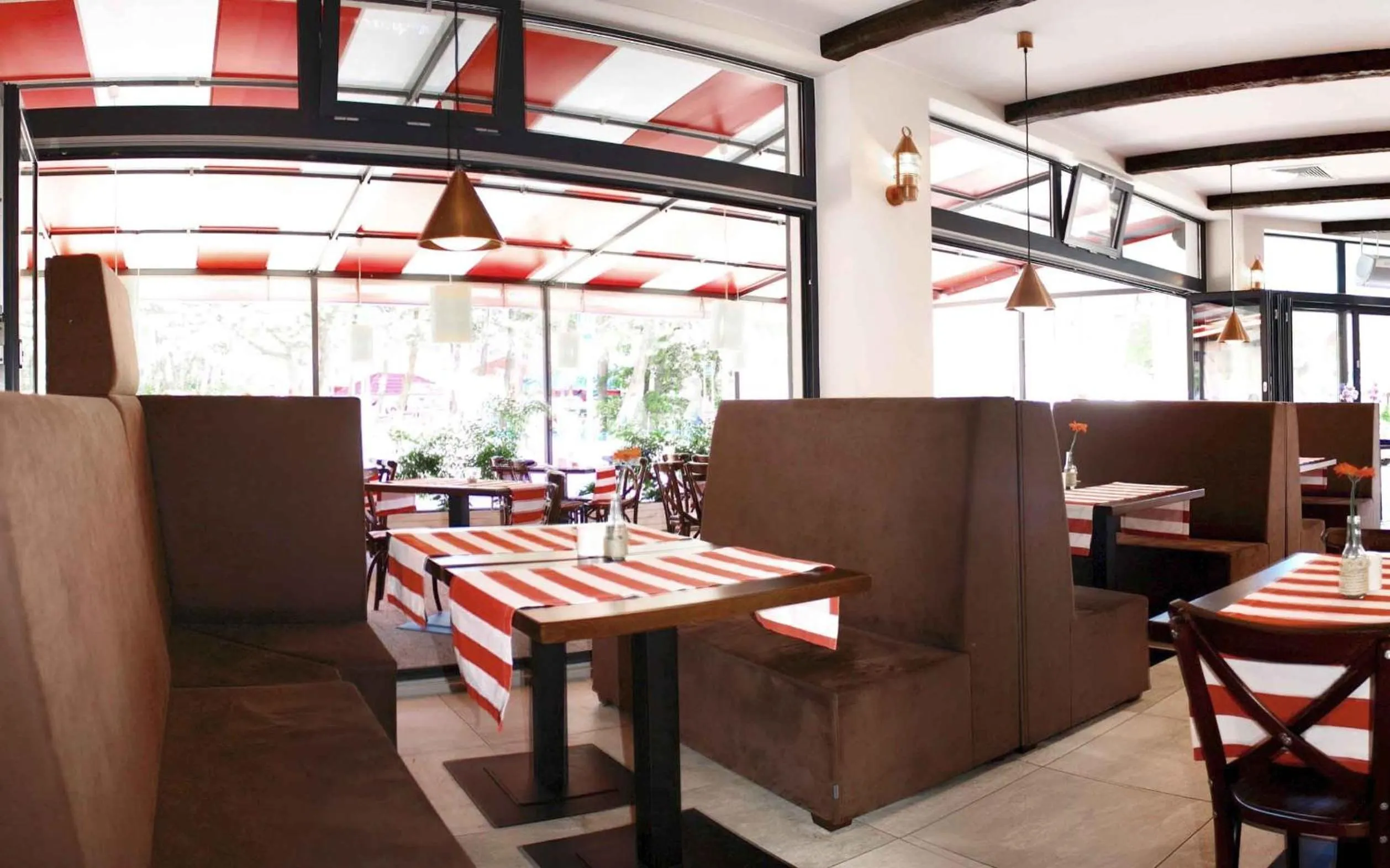 Restaurant/places to eat in Apartamenty Mesa Grill Restaurant Cafe