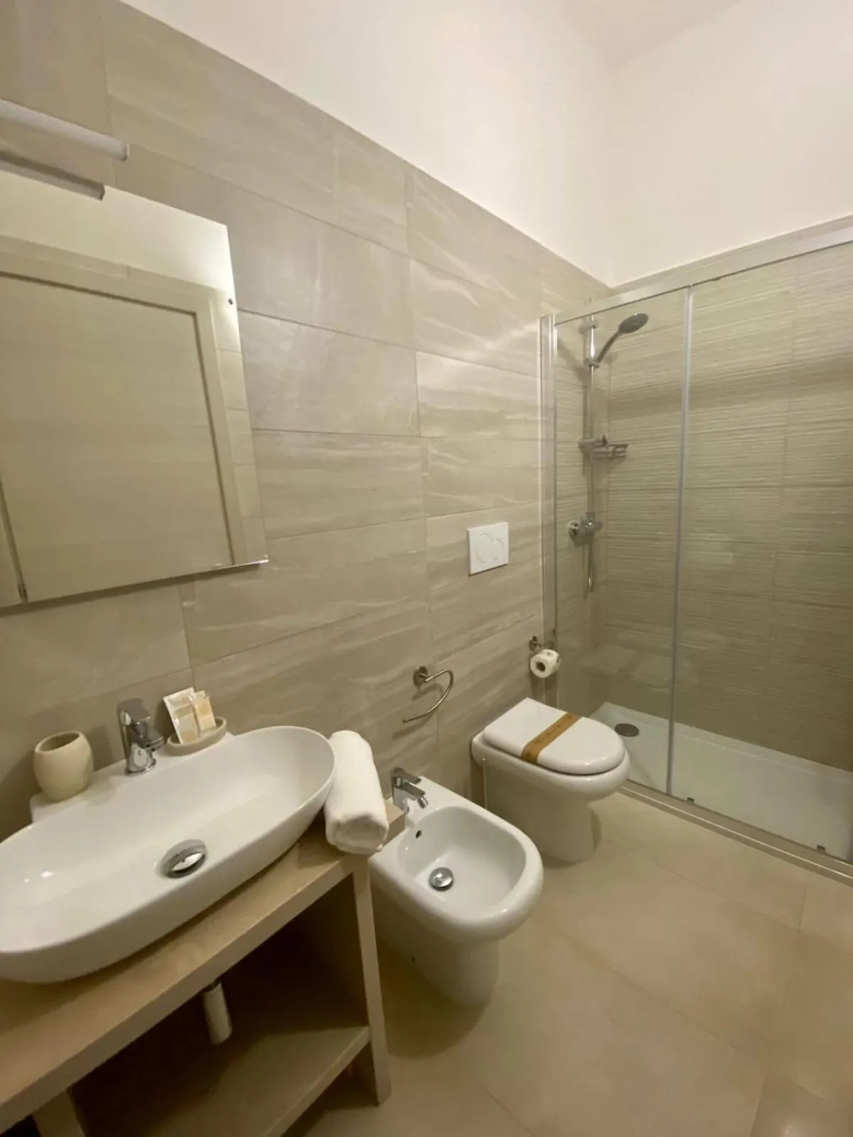 Bathroom in B&B MarAlè