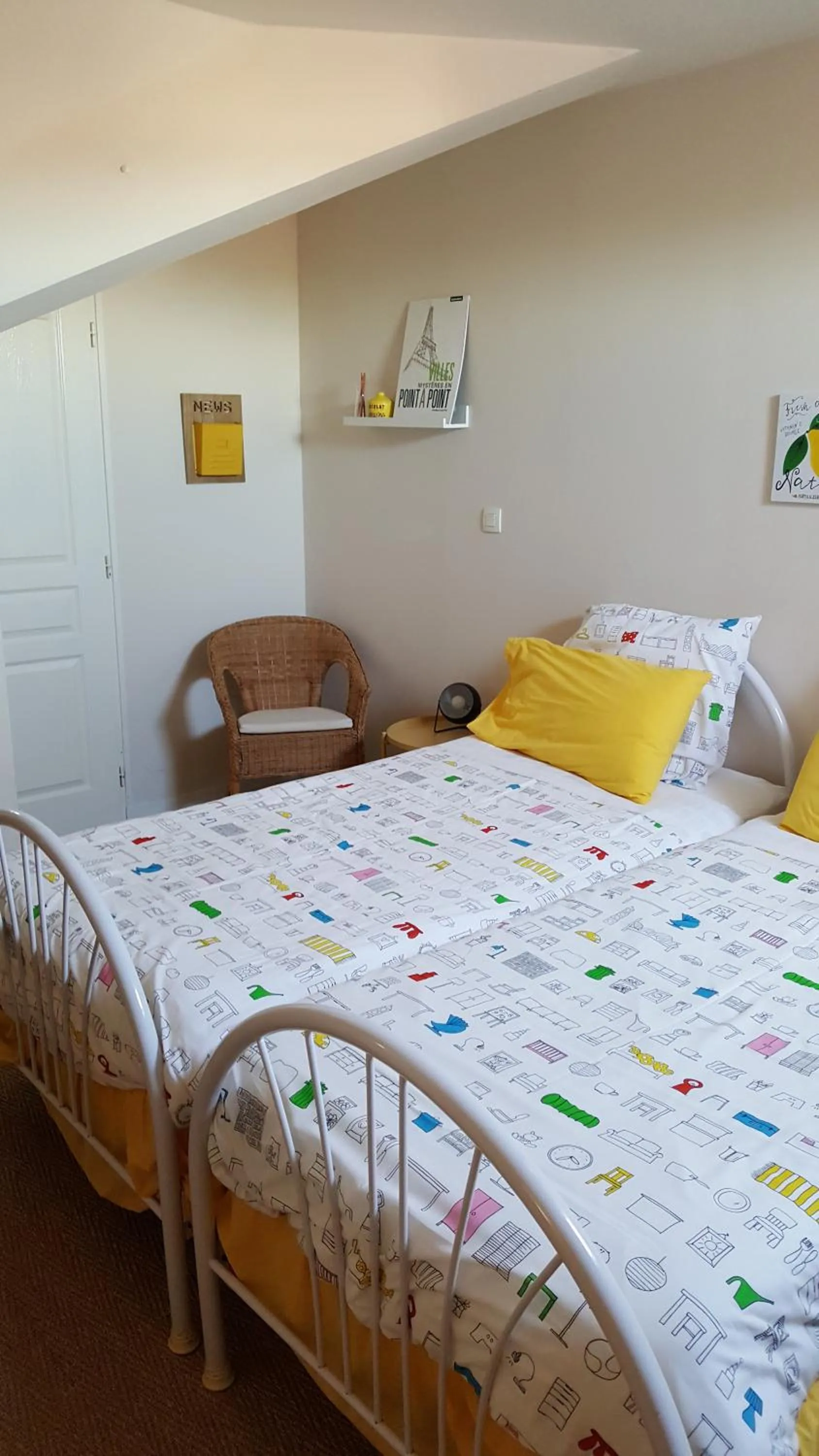 Decorative detail, Bed in La Roseraie