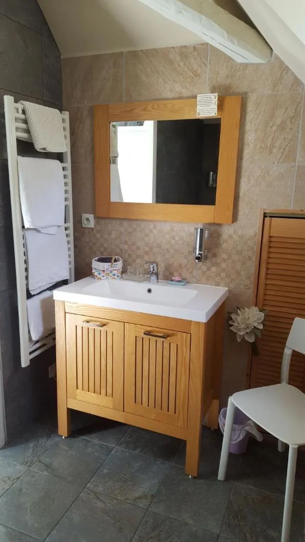 Bathroom in La Roseraie