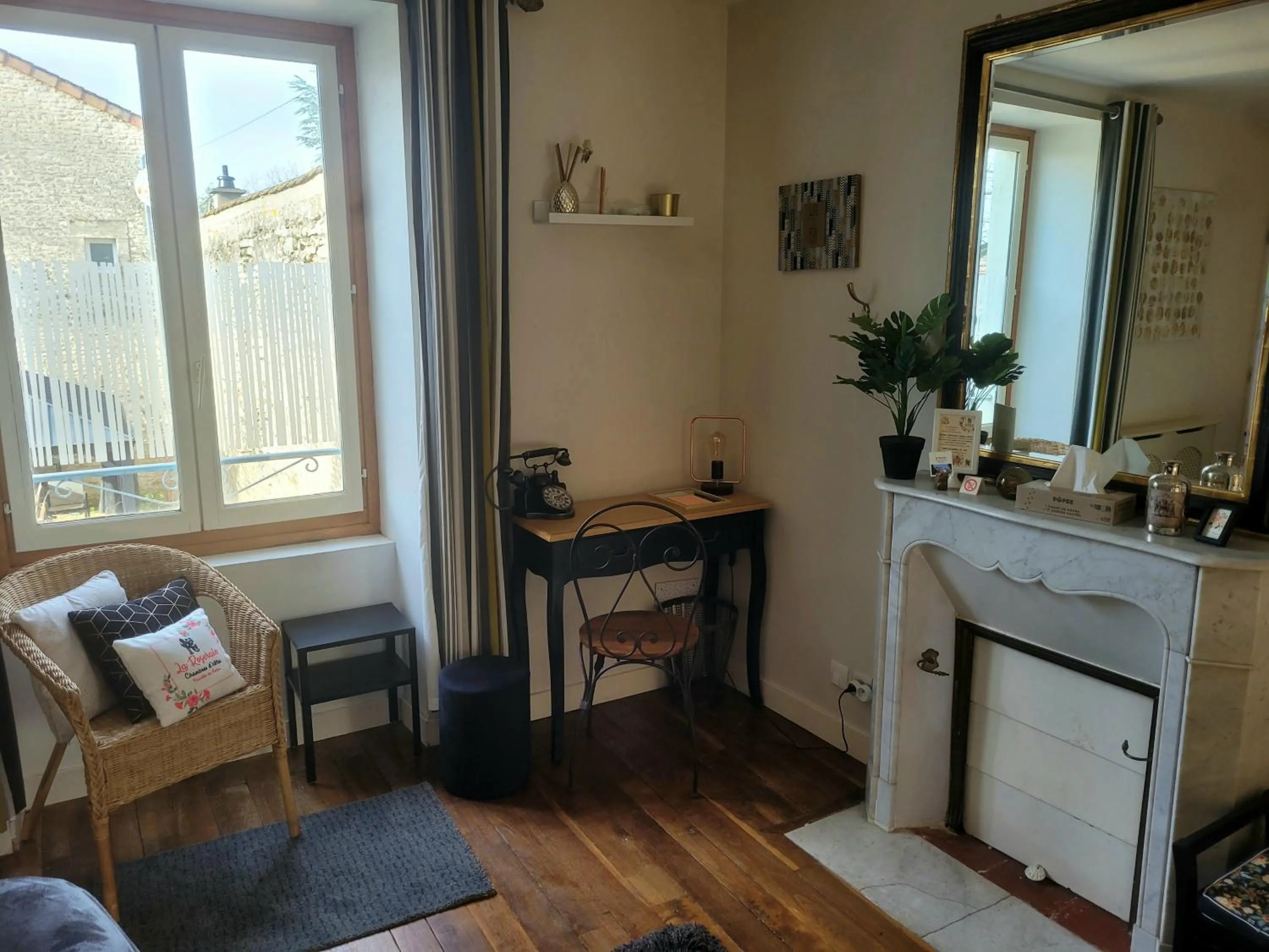 Property building in La Roseraie