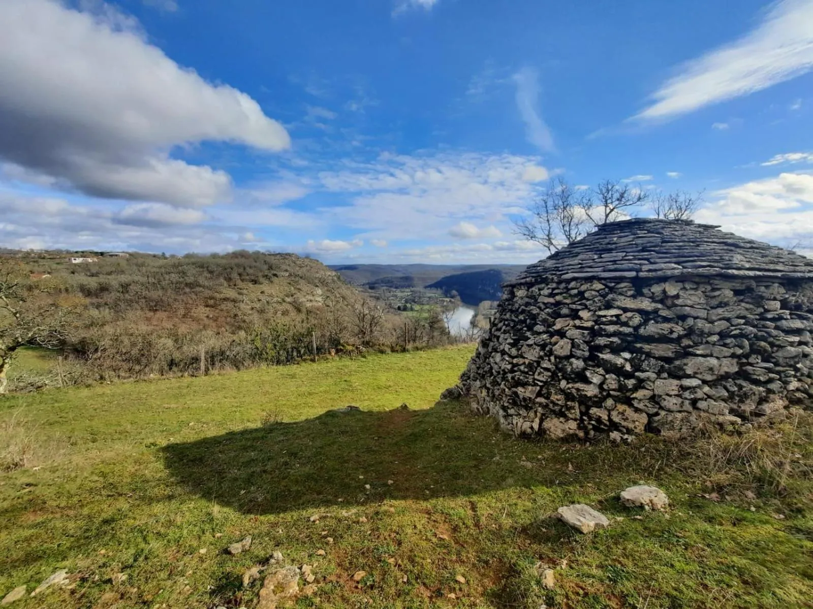 Hiking in Chambres d'hôtes La Combe de Redoles