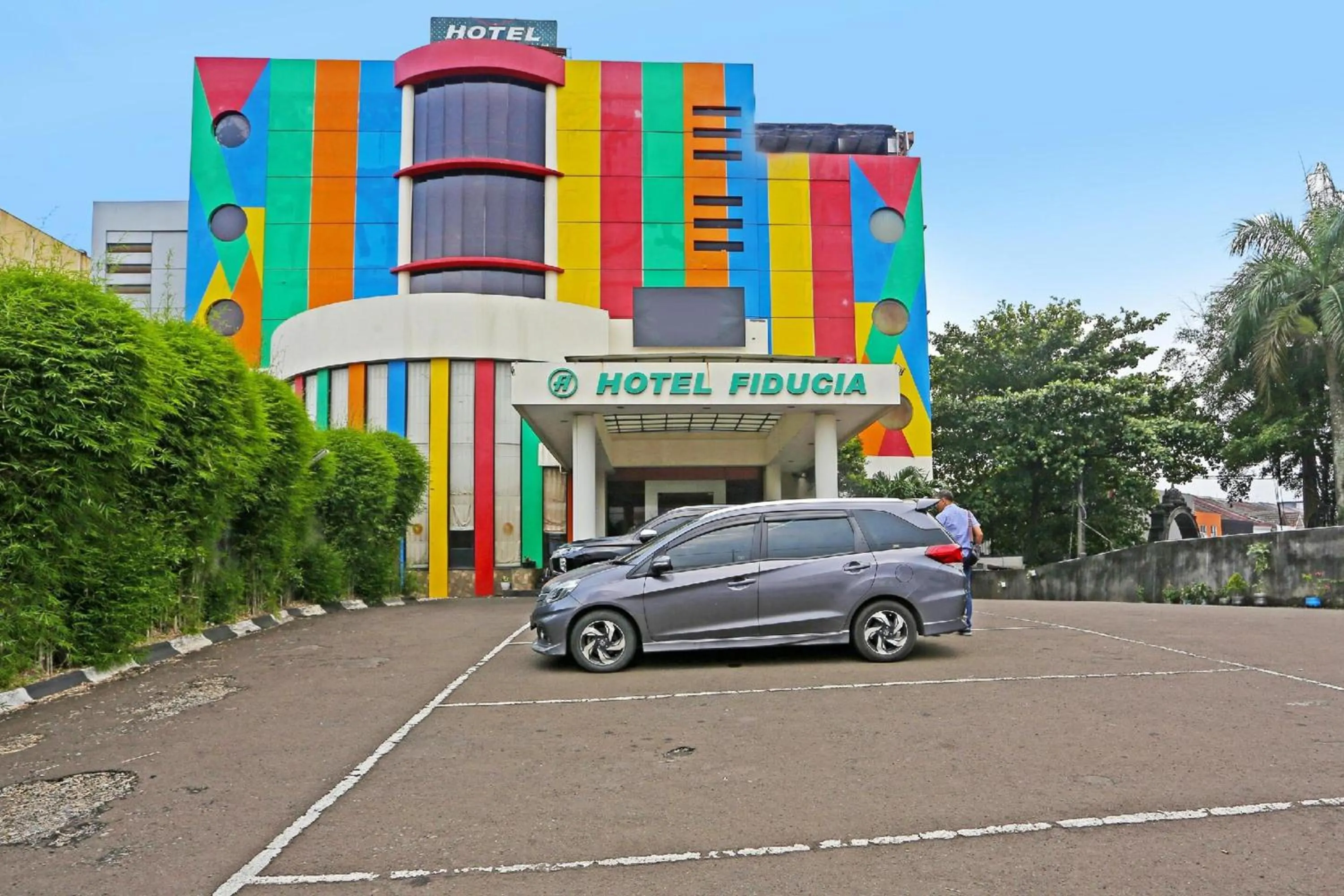 Neighbourhood in Super OYO Townhouse OAK Hotel Fiducia Serpong