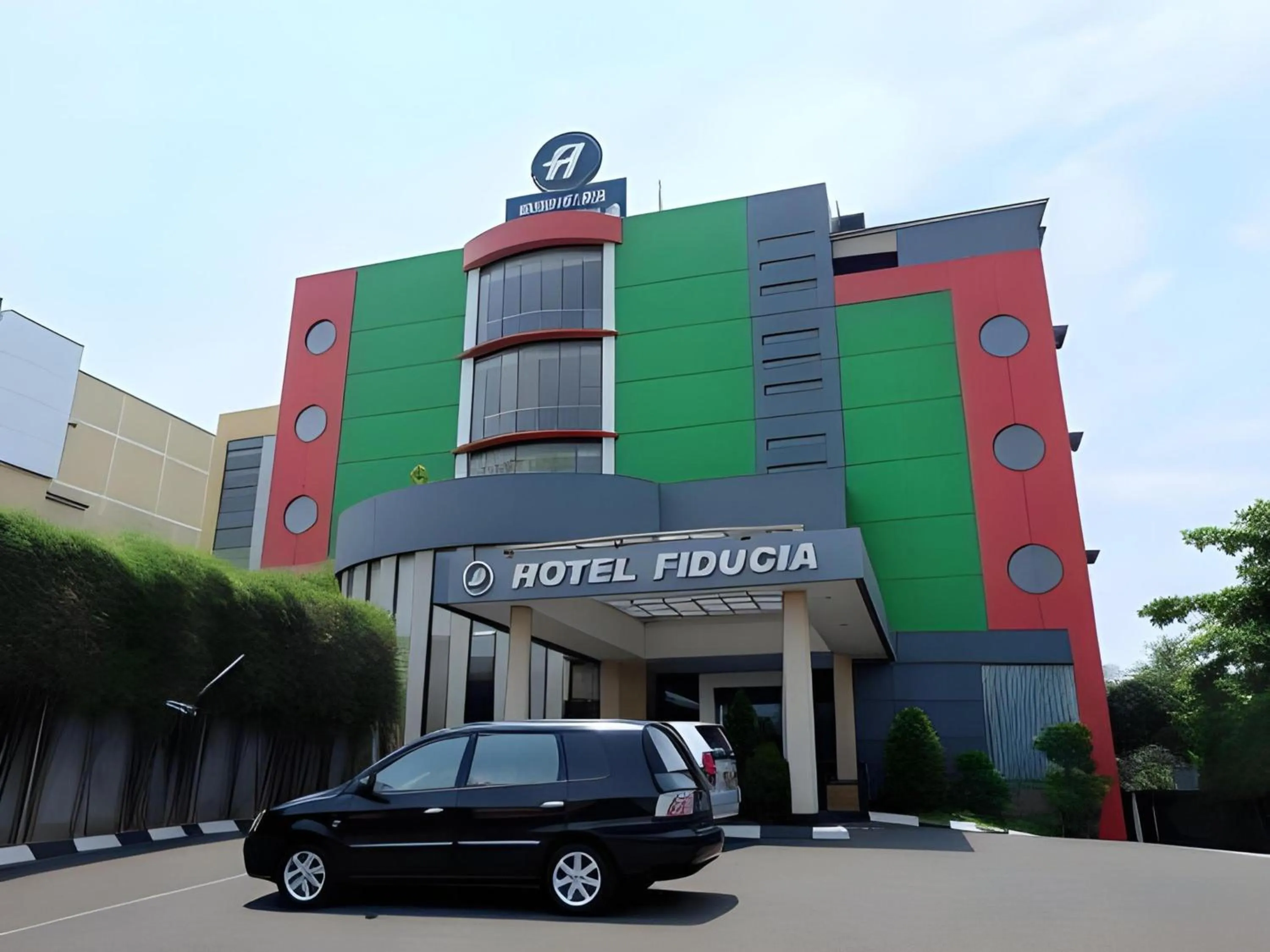 Property building in Super OYO Townhouse OAK Hotel Fiducia Serpong