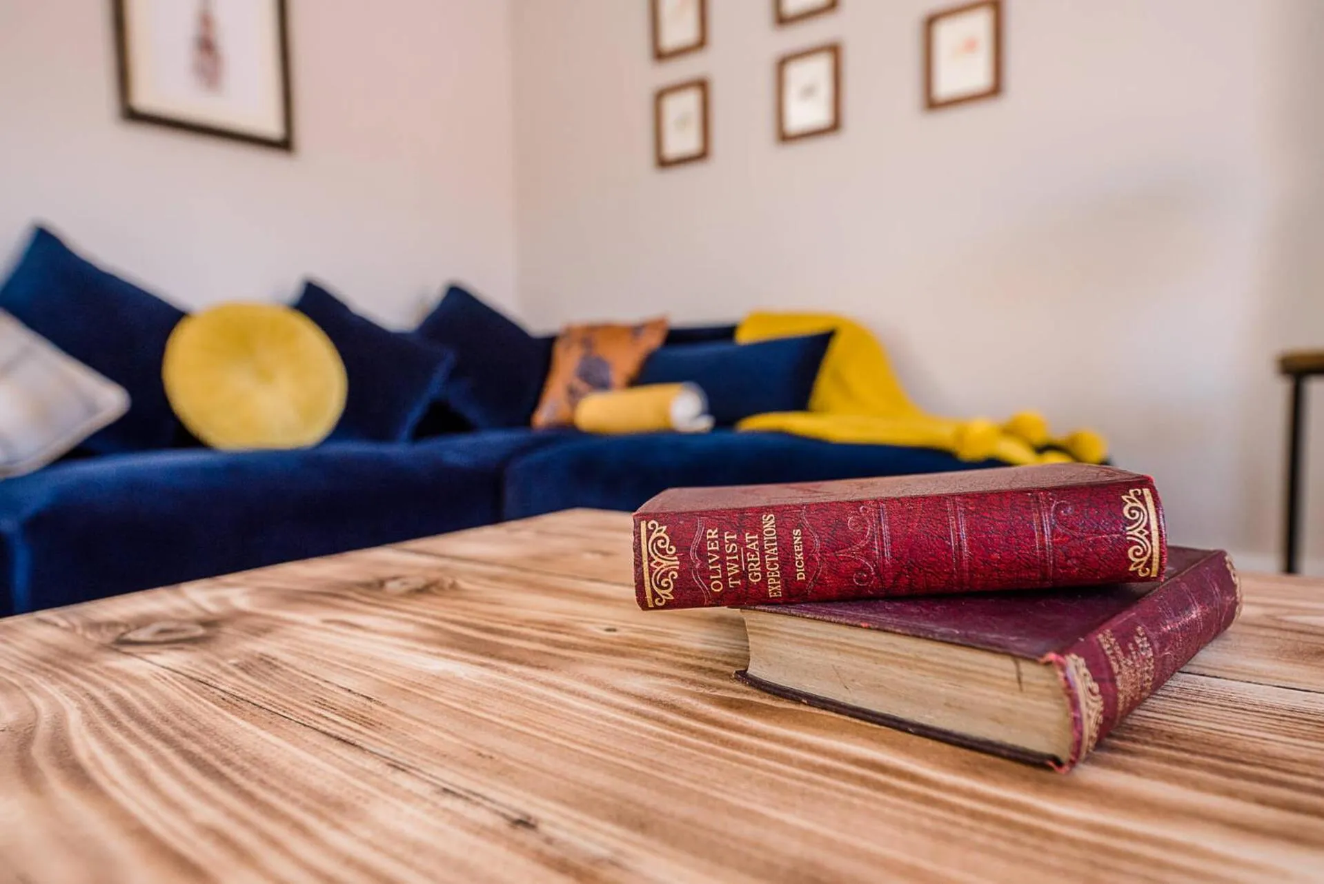 Chapel Cottage at Pond Hall Farm, Stunnning Property with Private Hot Tub, Hadleigh