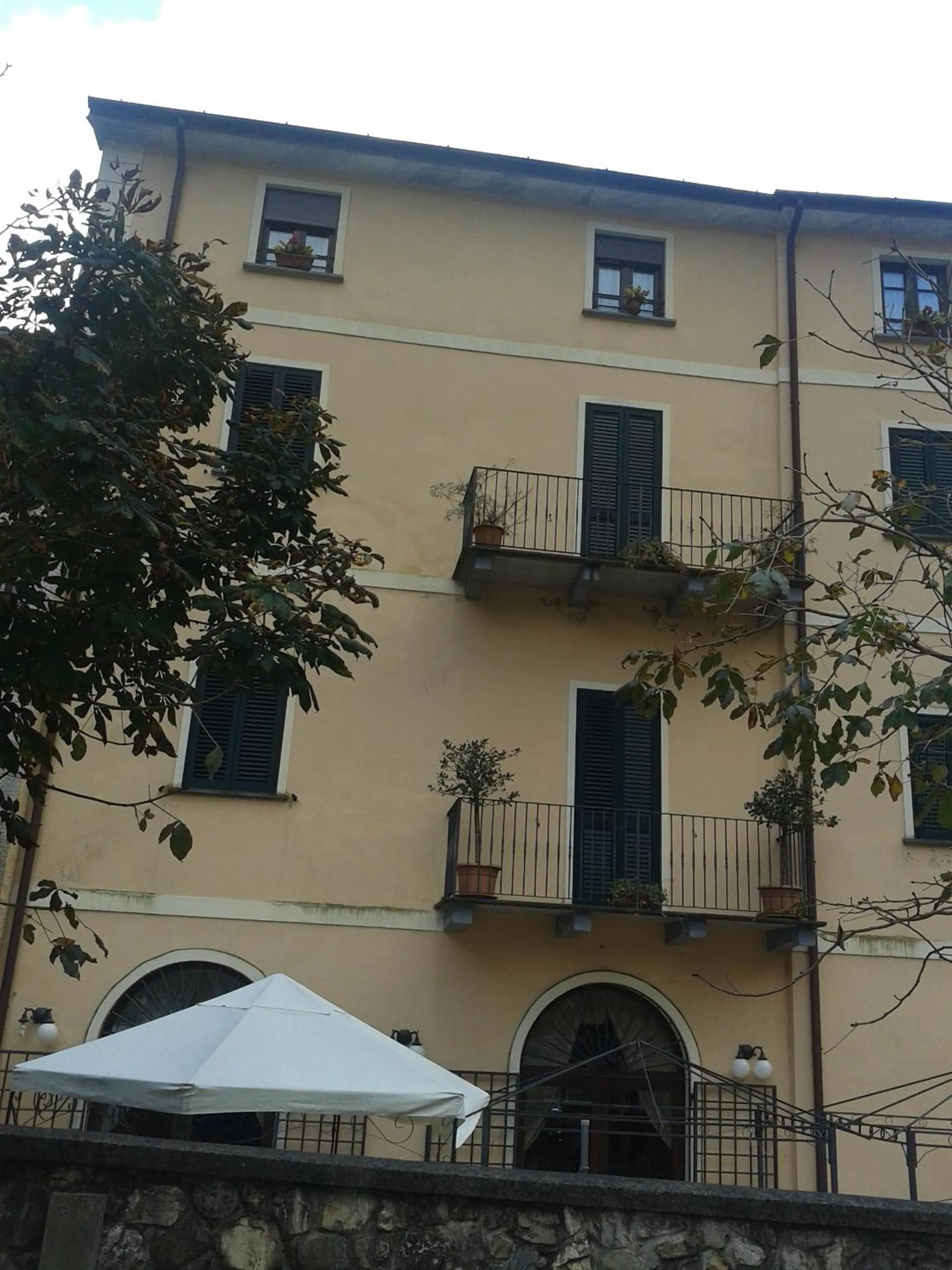 Property building in La Pania