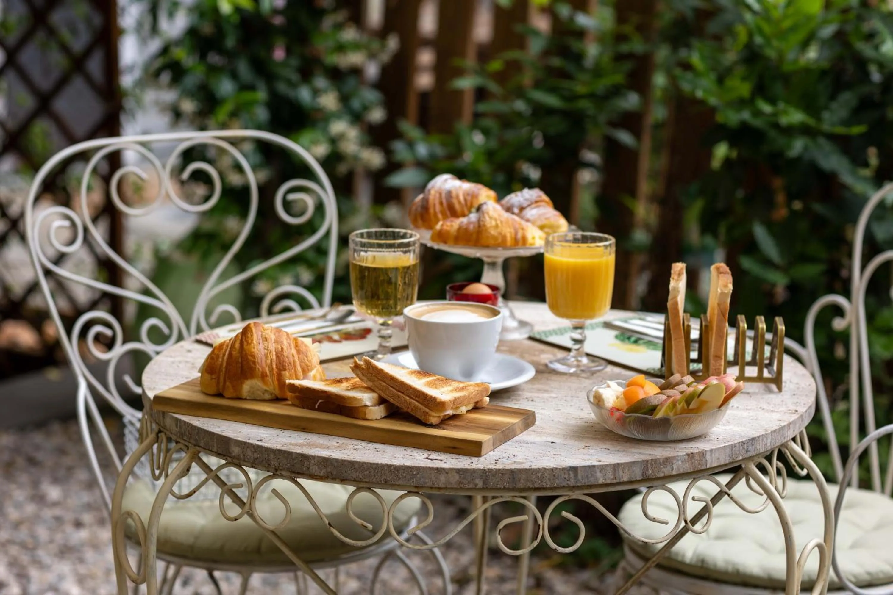 Breakfast in Secret Garden Firenze B&B