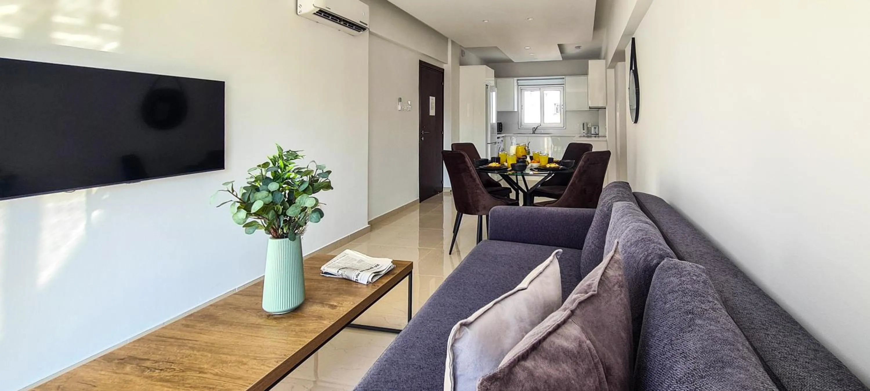 TV and multimedia in Phaedrus Living: Seaside Luxury Flat Lighthouse 65