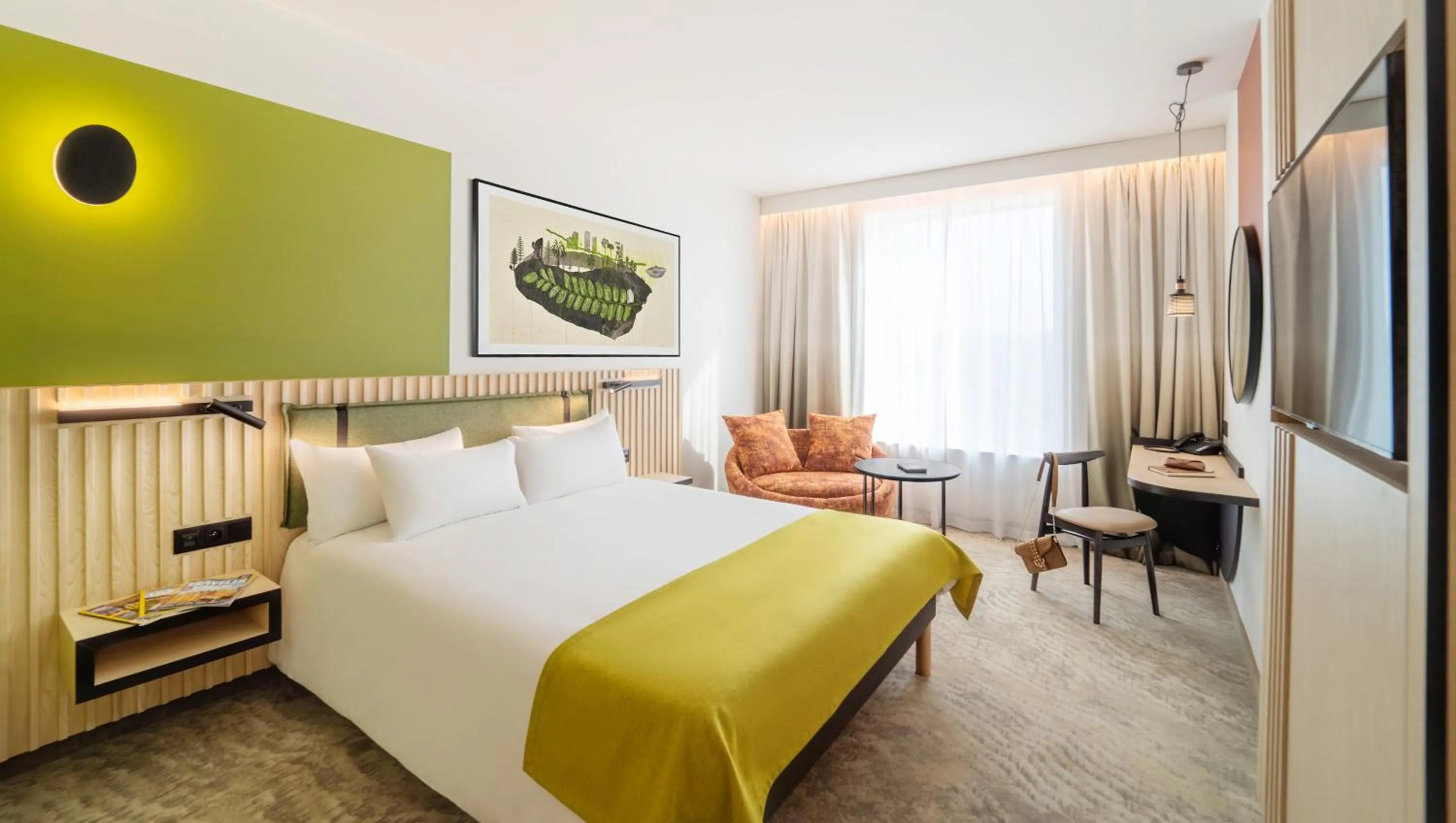 View (from property/room), Bed in Mercure Katowice Centrum