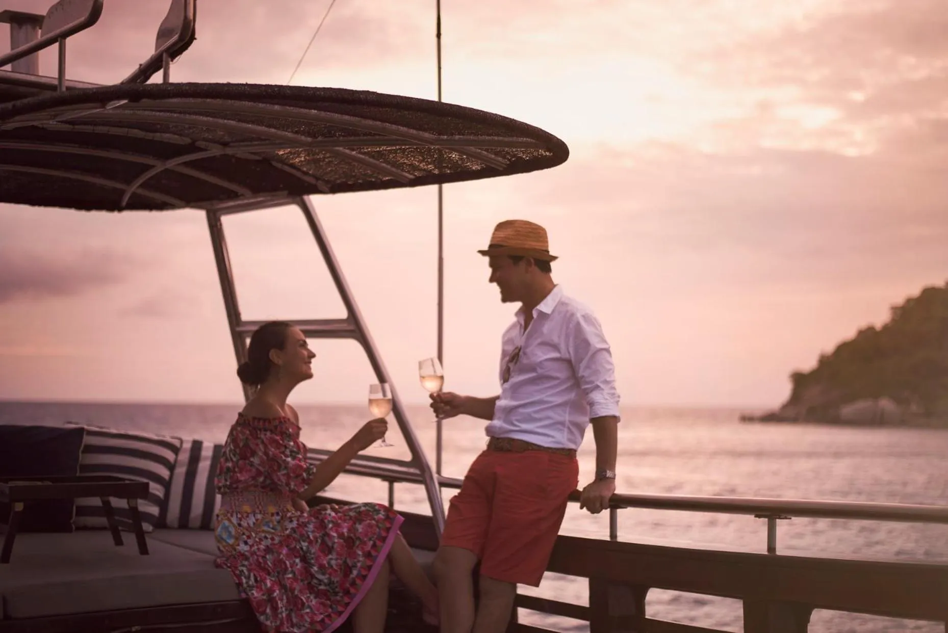 Activities in Beach Club by Haadtien