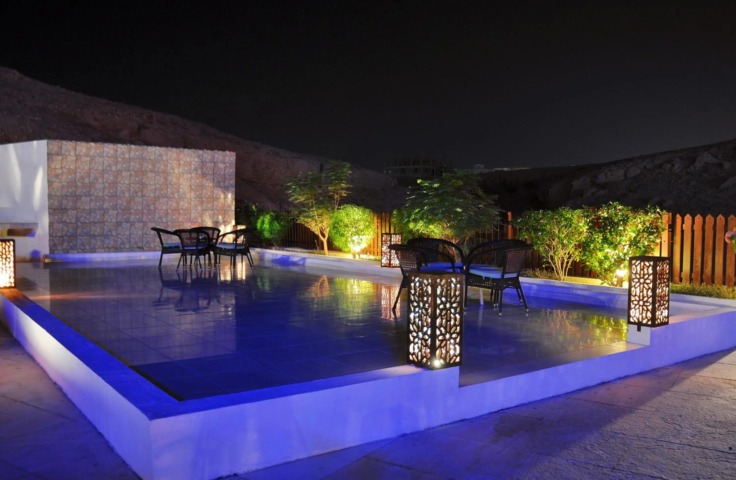 Swimming pool in Best Western Sur