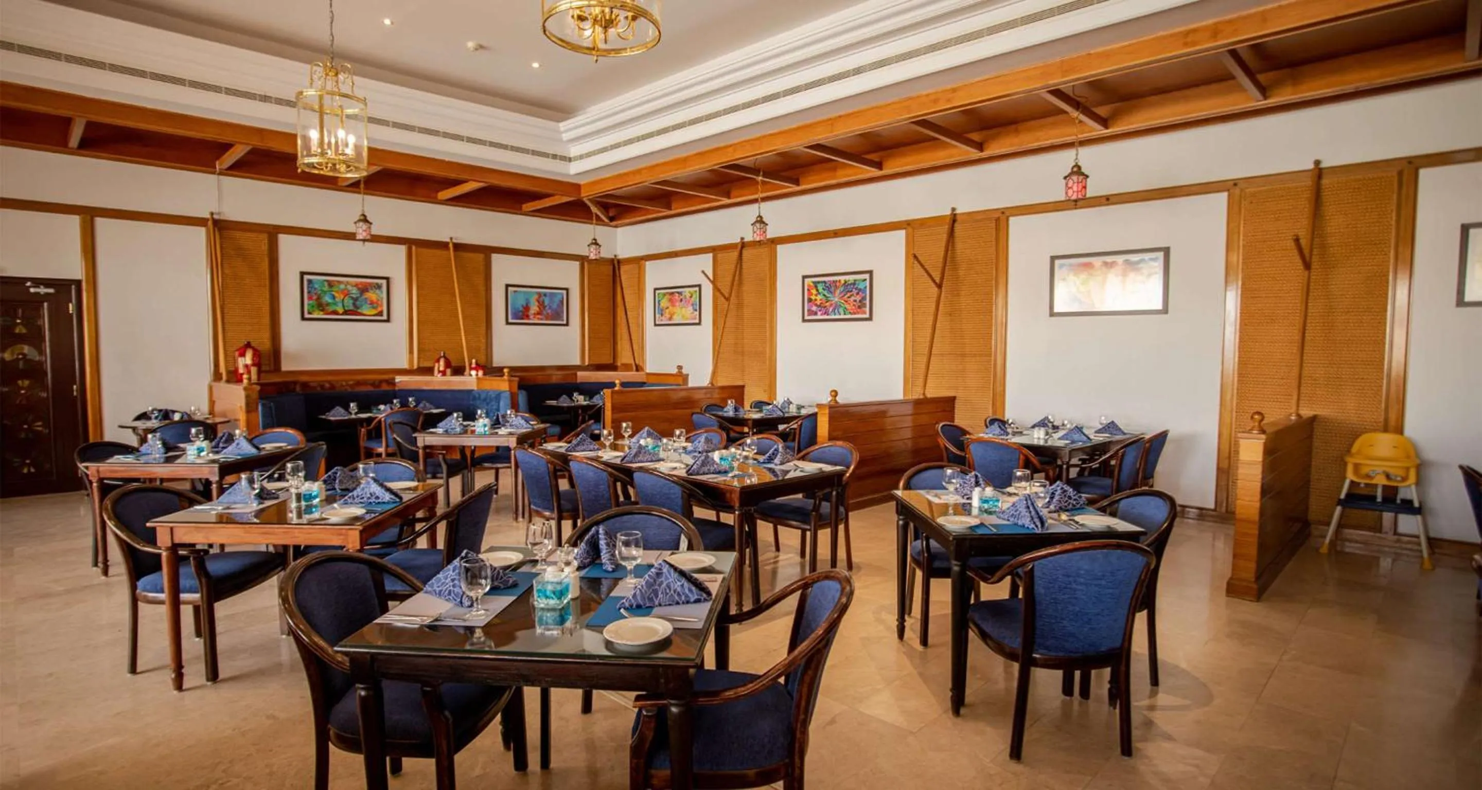 Restaurant/places to eat in Best Western Sur