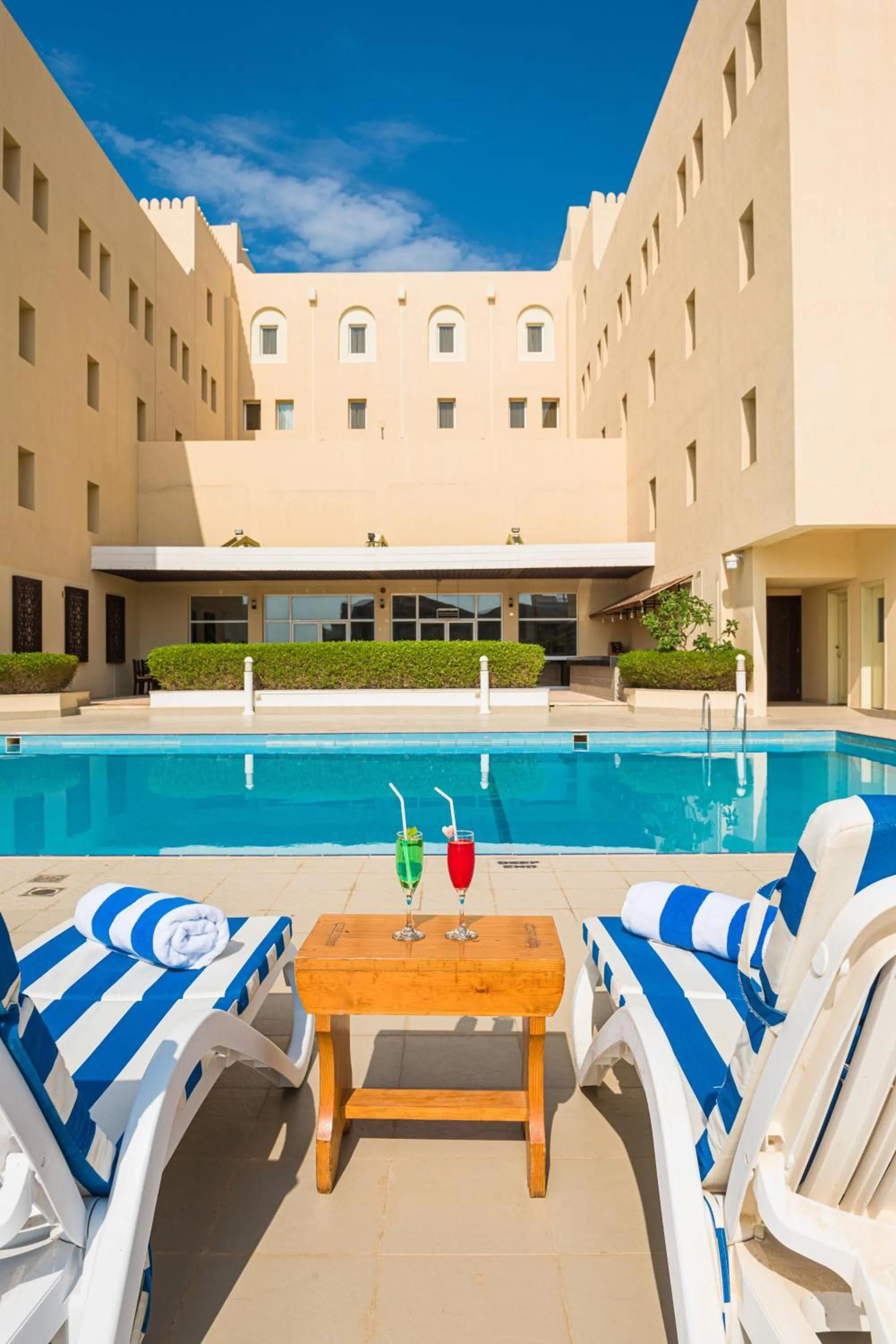 Swimming pool in Best Western Sur