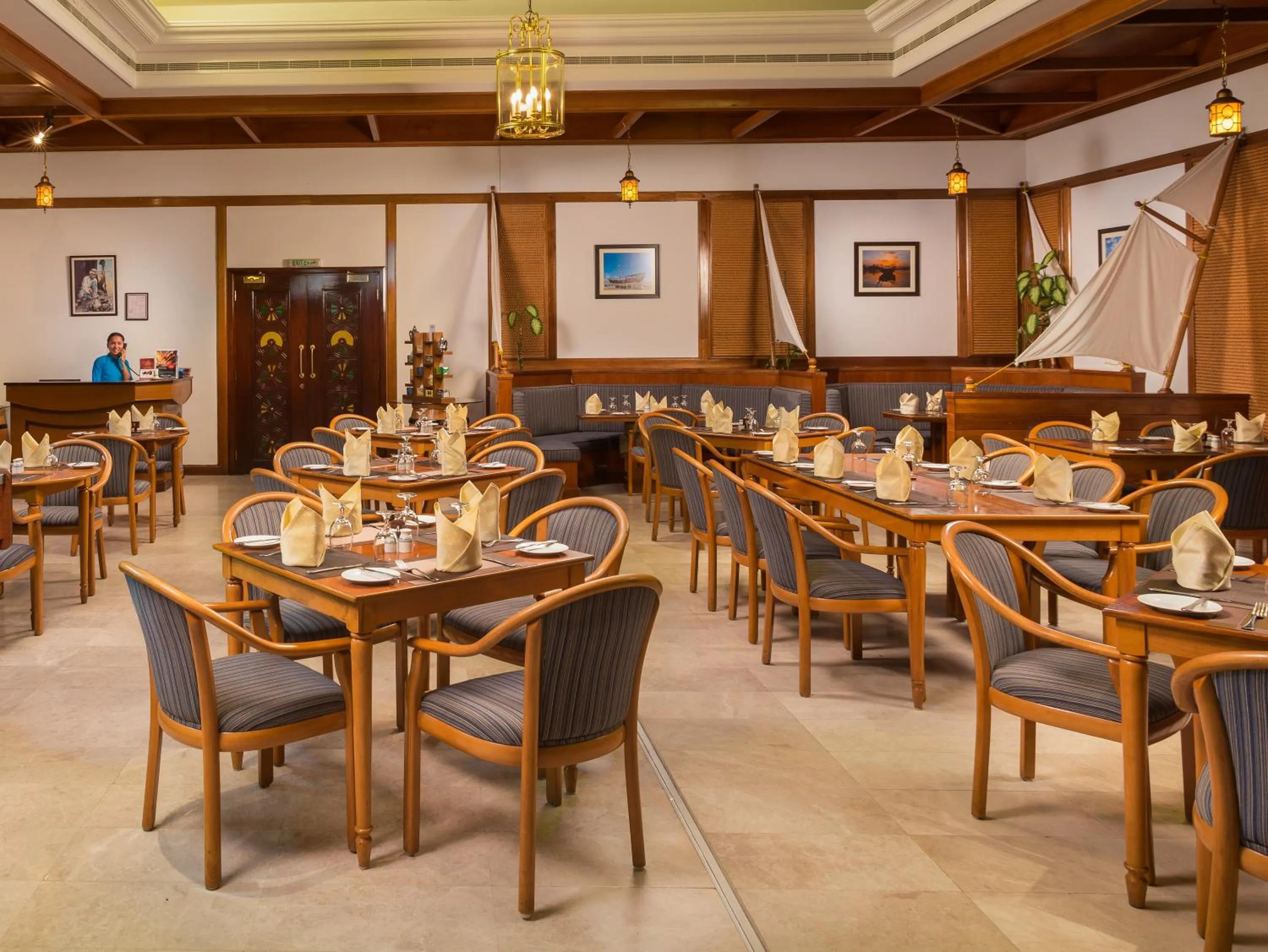 Restaurant/places to eat in Best Western Sur