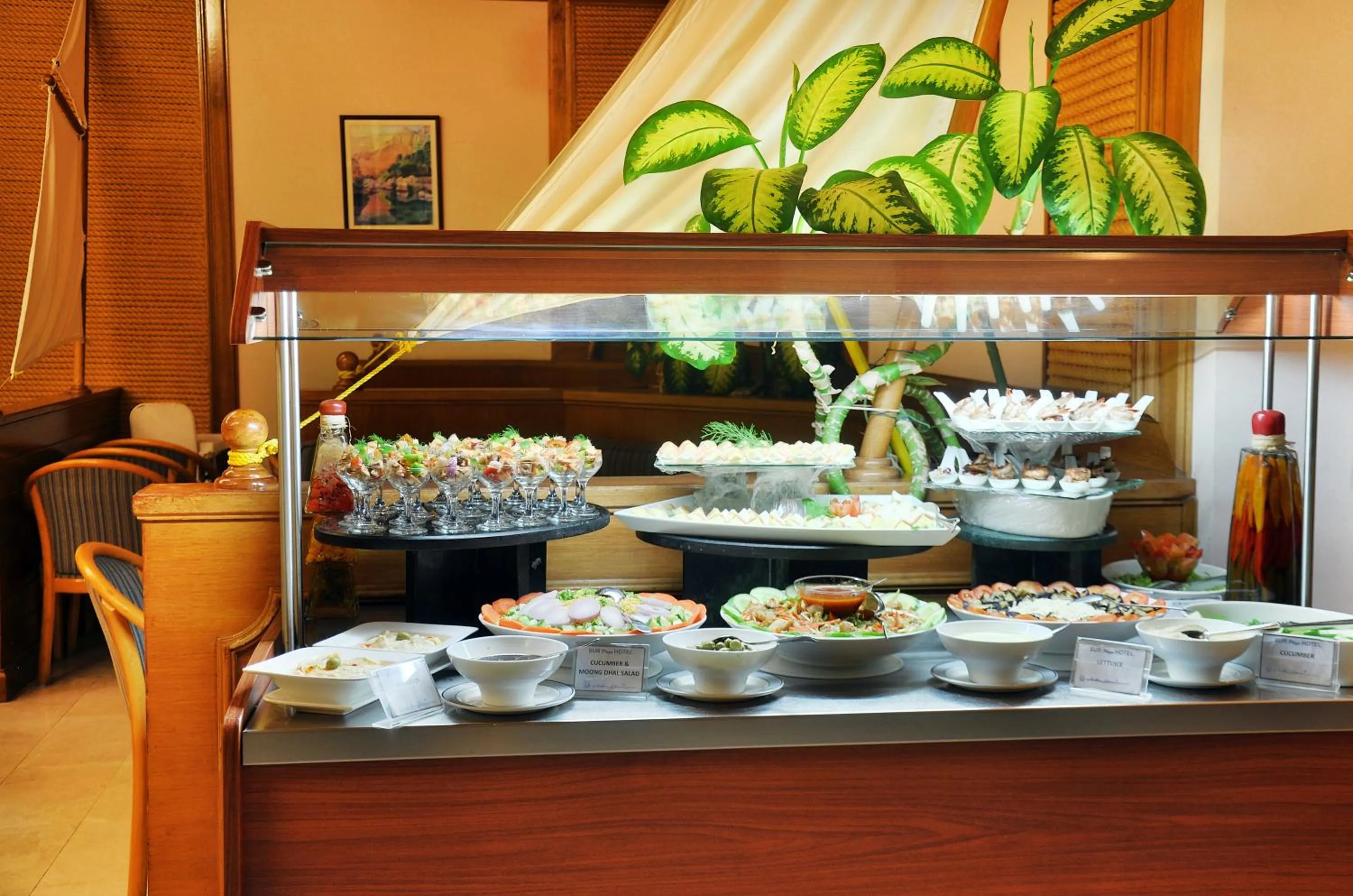 Restaurant/places to eat in Best Western Sur