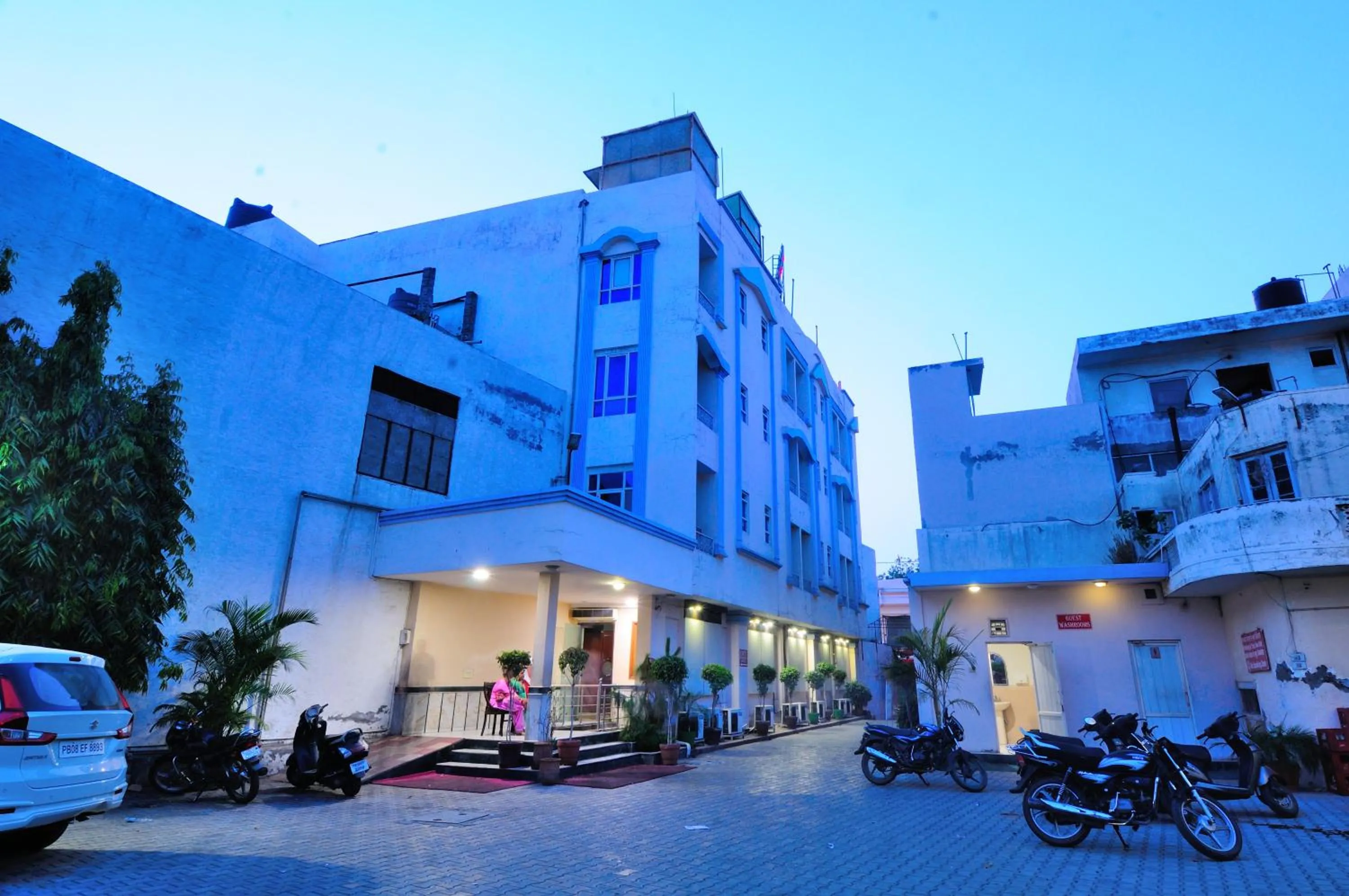 Property Building in Hotel Maharaja Residency
