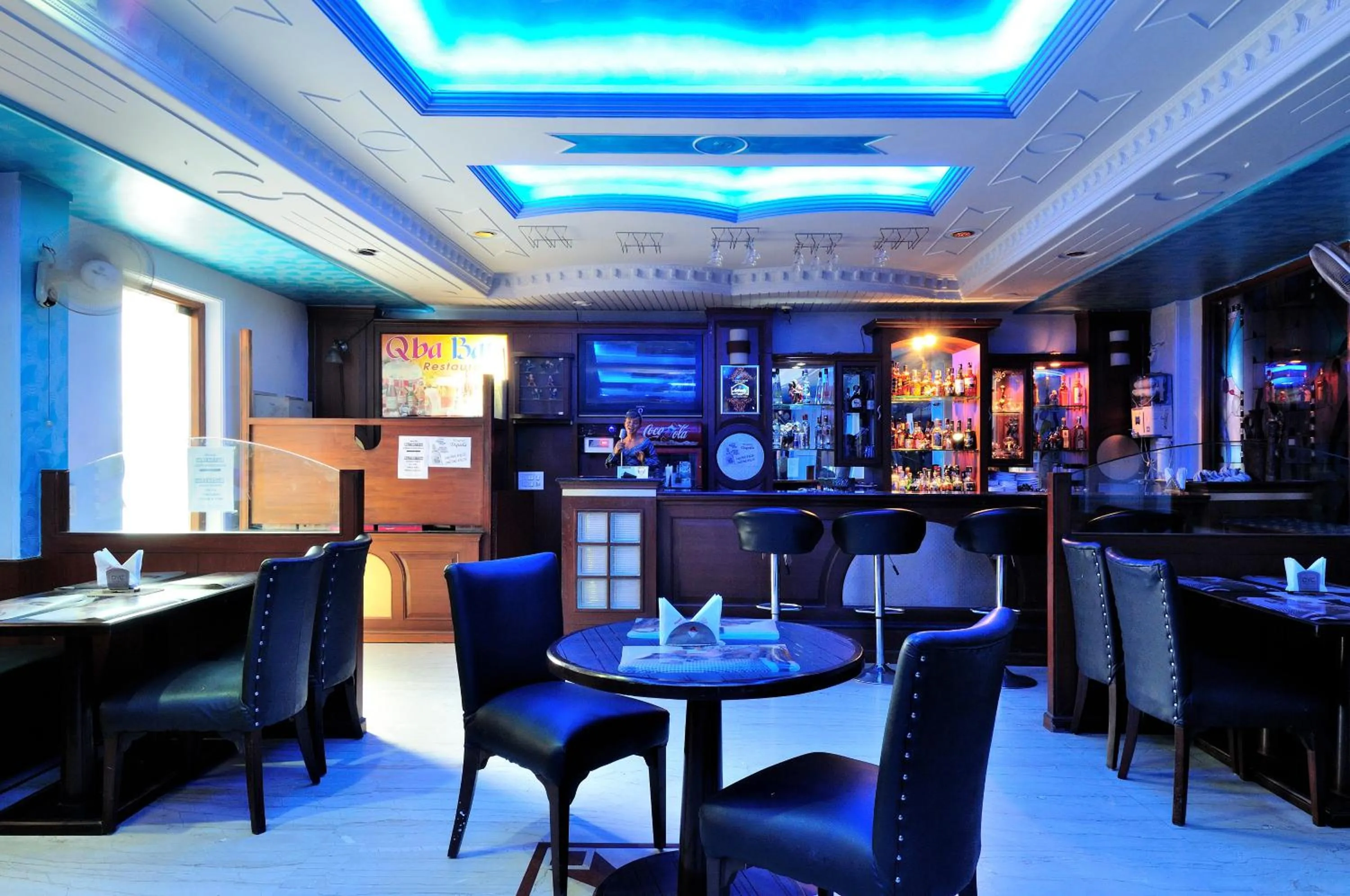 Restaurant/Places to Eat in Hotel Maharaja Residency