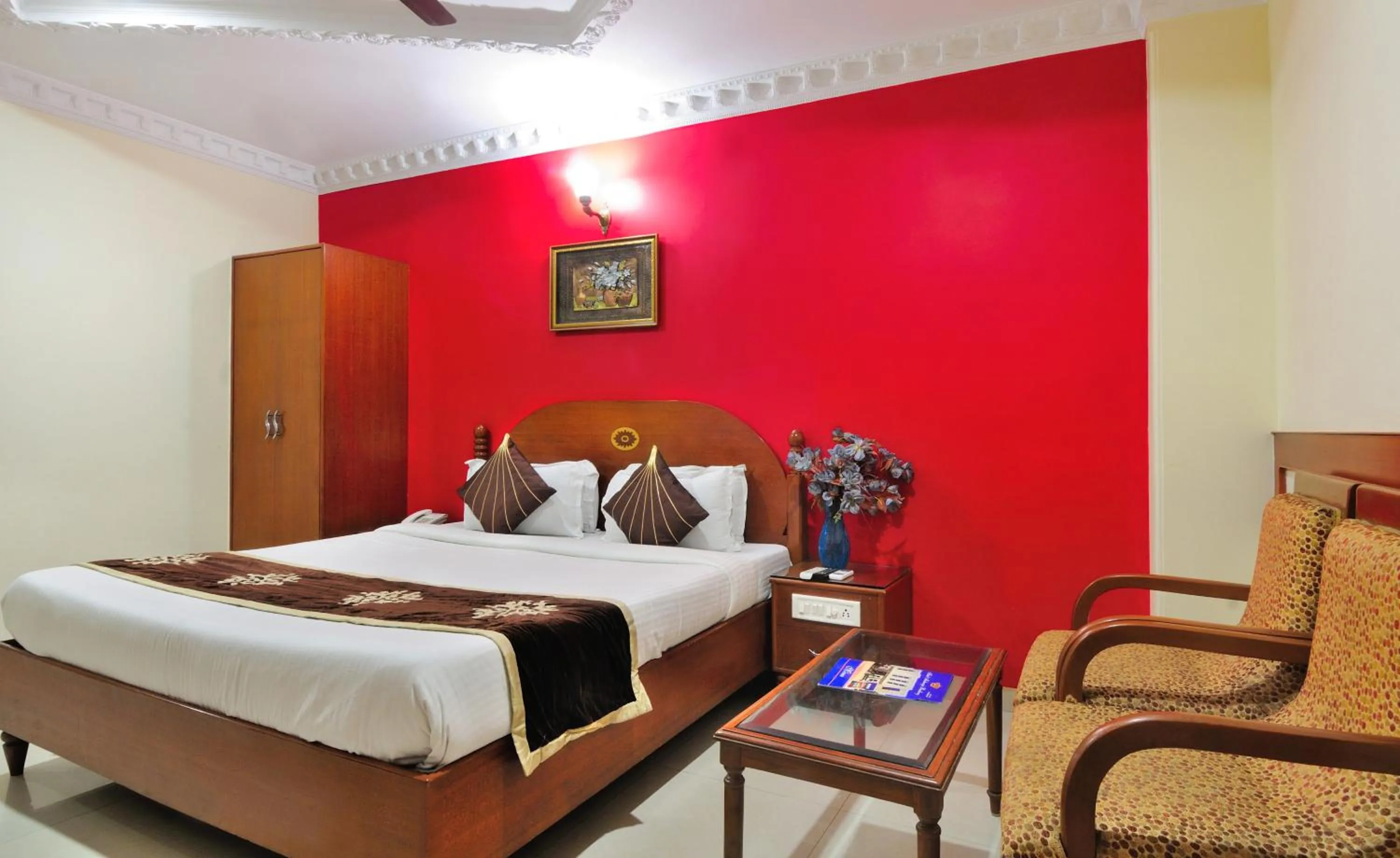 Bed in Hotel Maharaja Residency