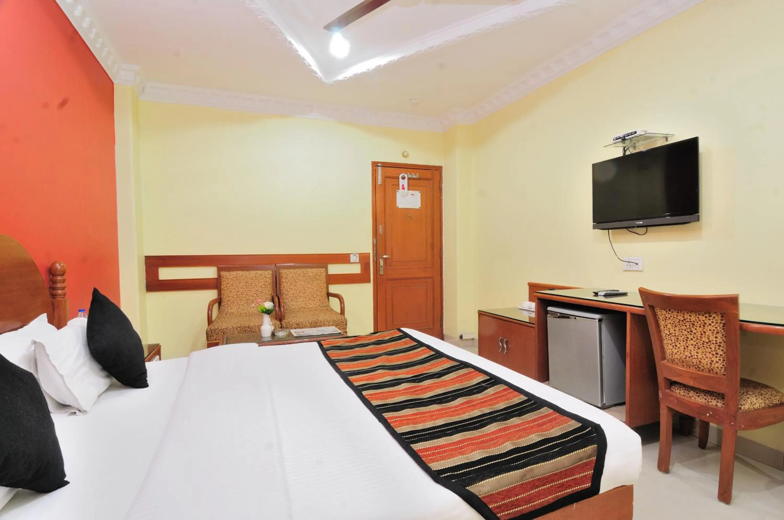 Bed in Hotel Maharaja Residency