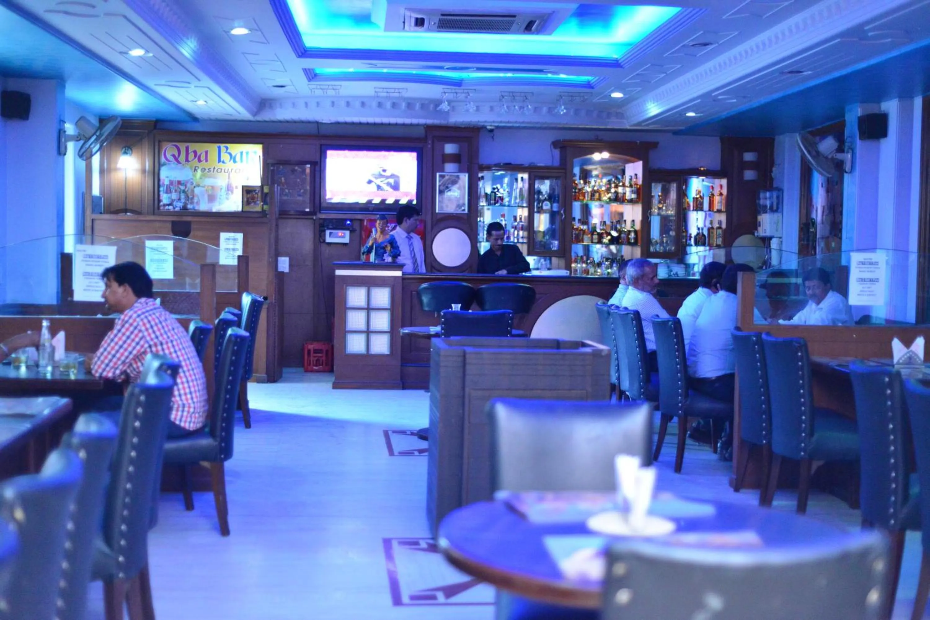 Restaurant/Places to Eat in Hotel Maharaja Residency