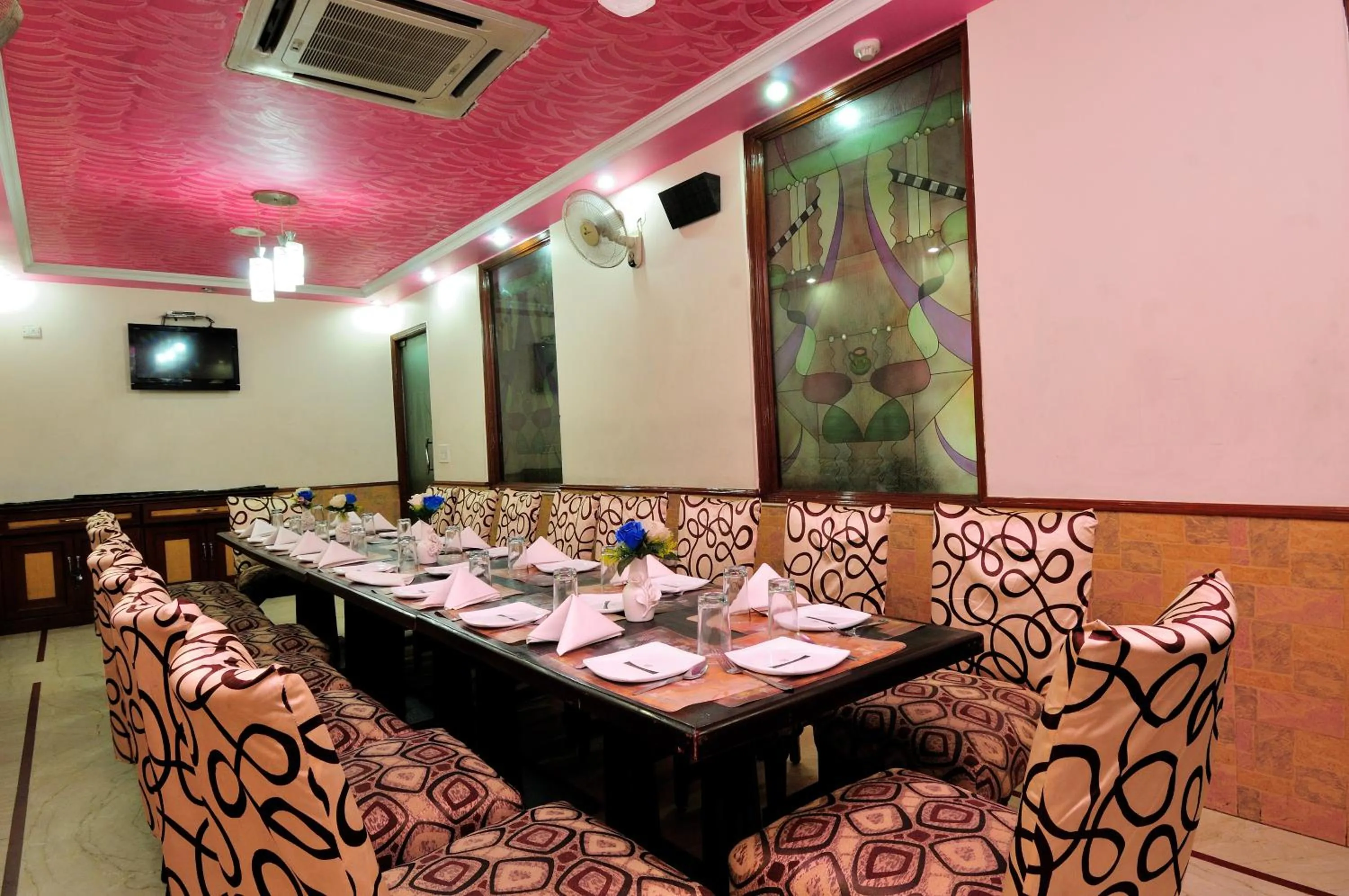 Business facilities, Restaurant/Places to Eat in Hotel Maharaja Residency
