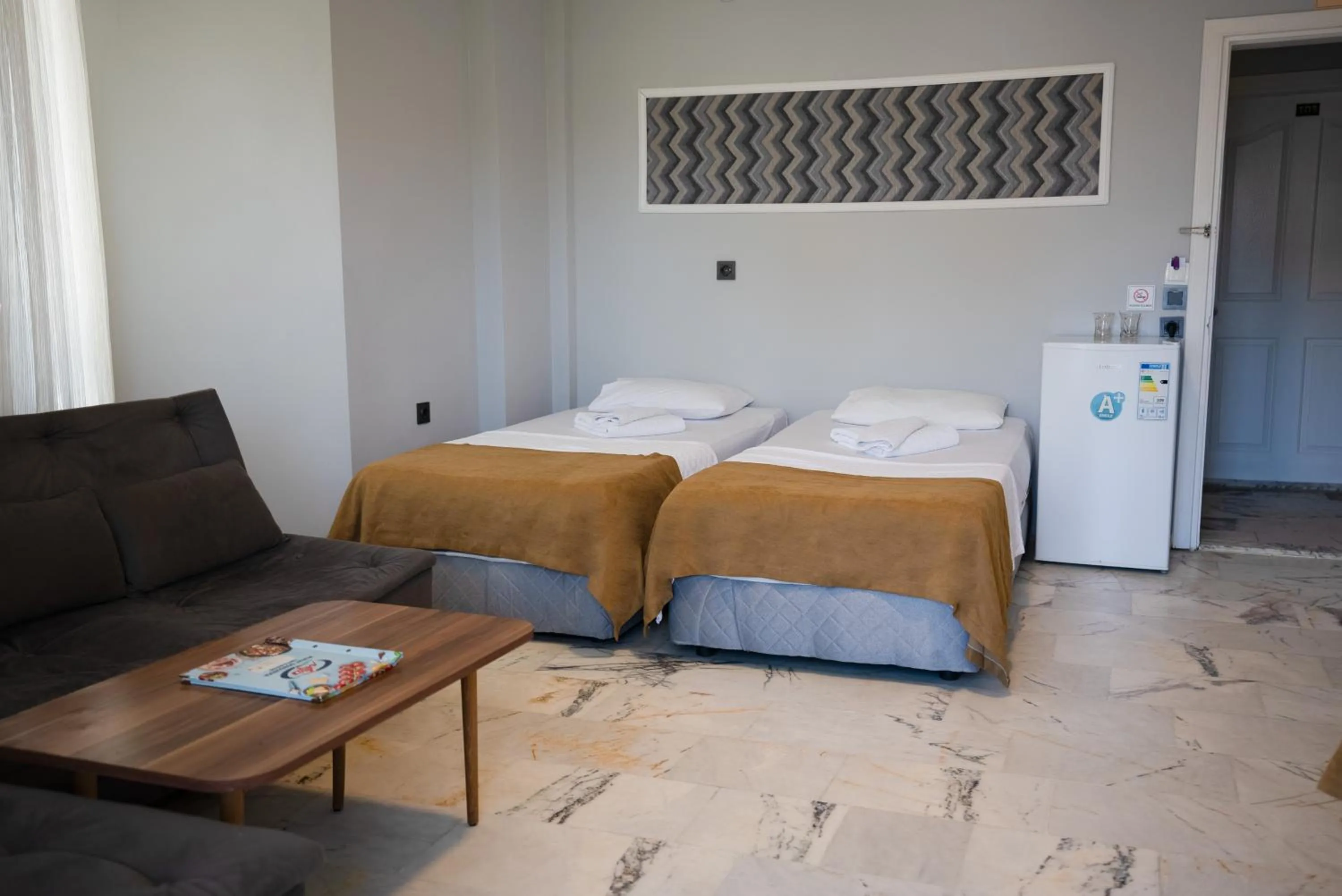 Photo of the whole room, Bed in Sav-ir Suit Otel