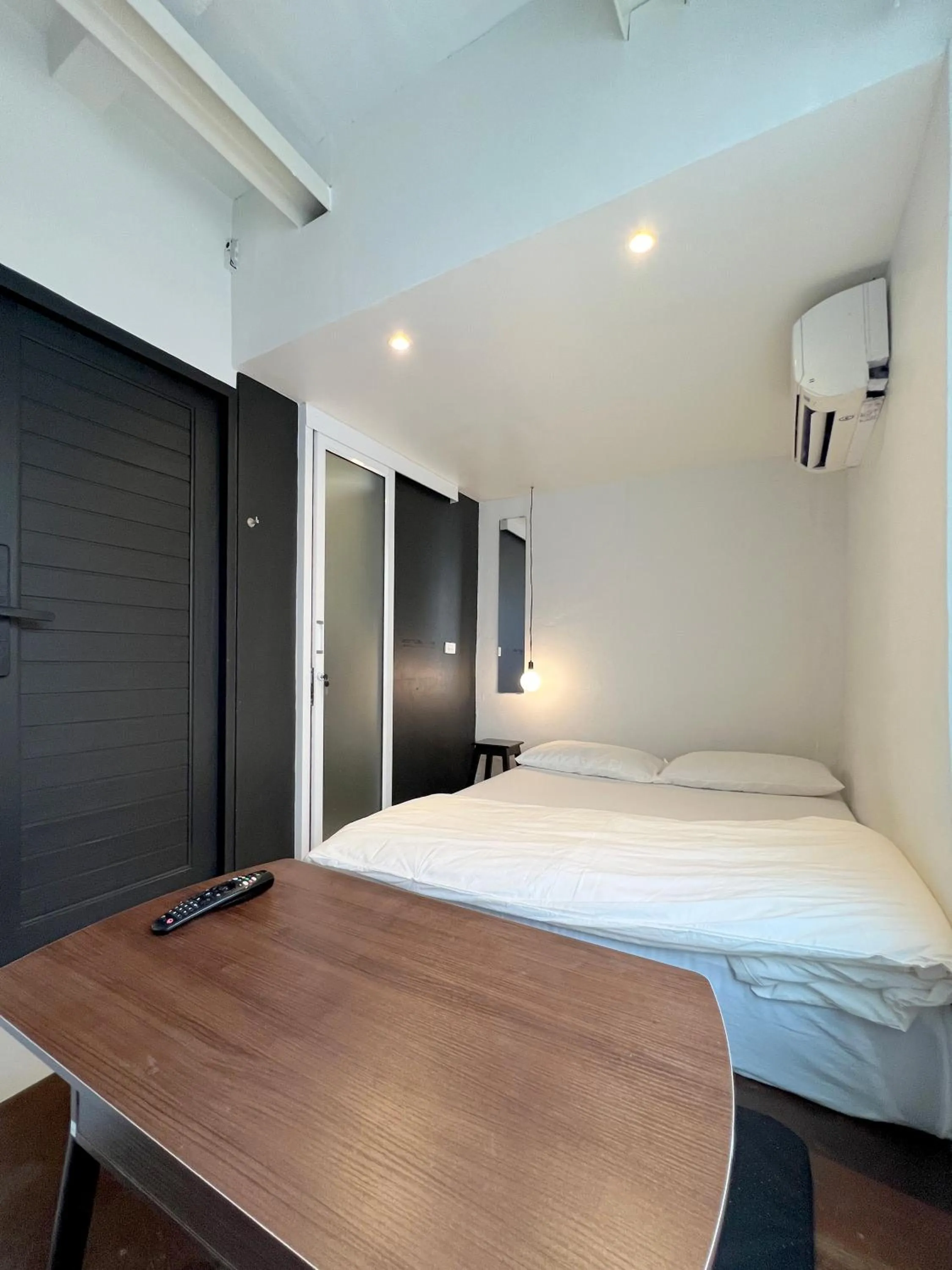 Bed in Chatel Samyan - Self check-in