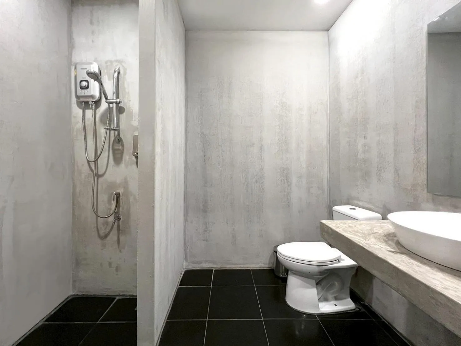 Chatel Samyan - Self check-in