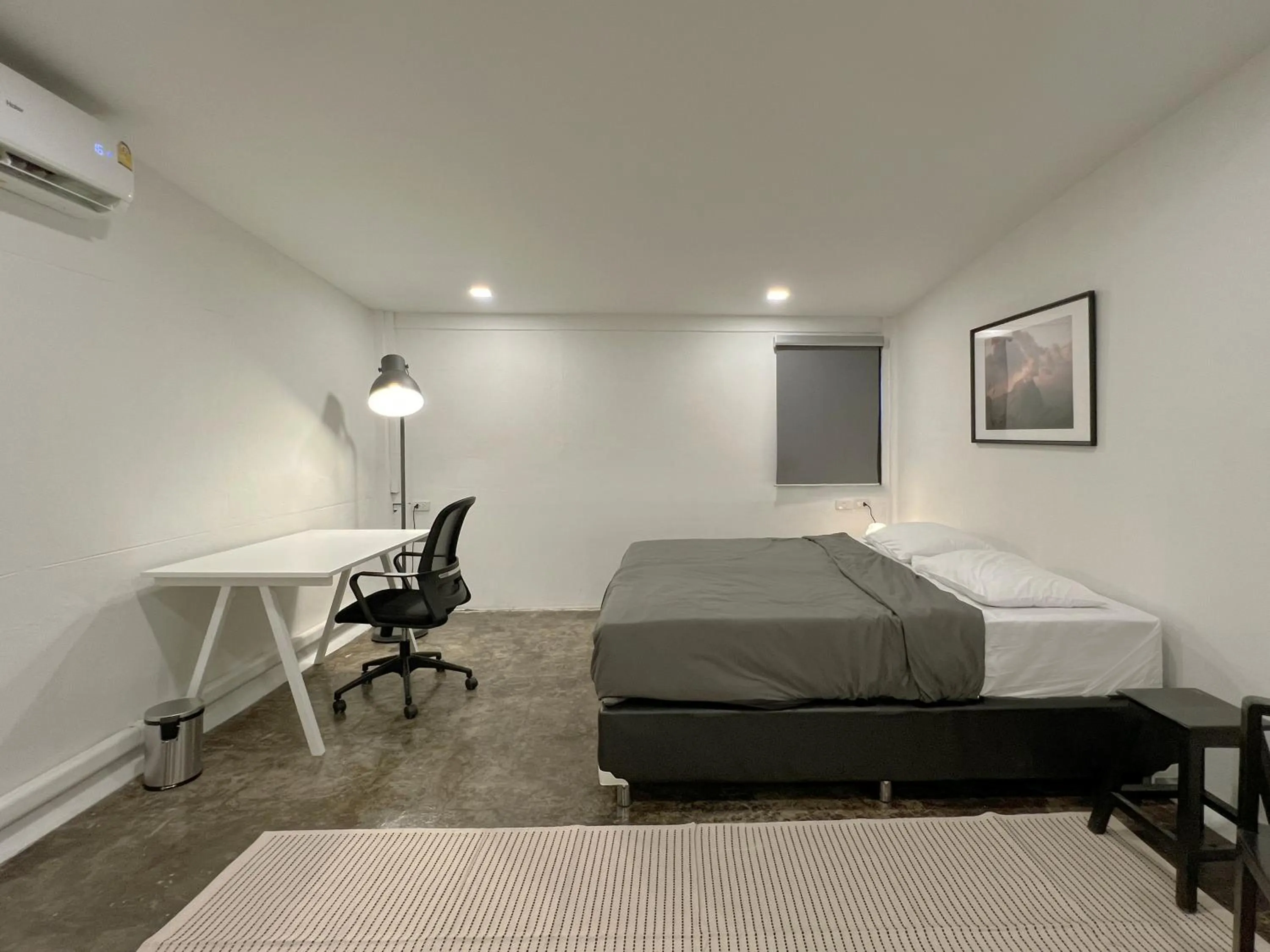 Bed in Chatel Samyan - Self check-in