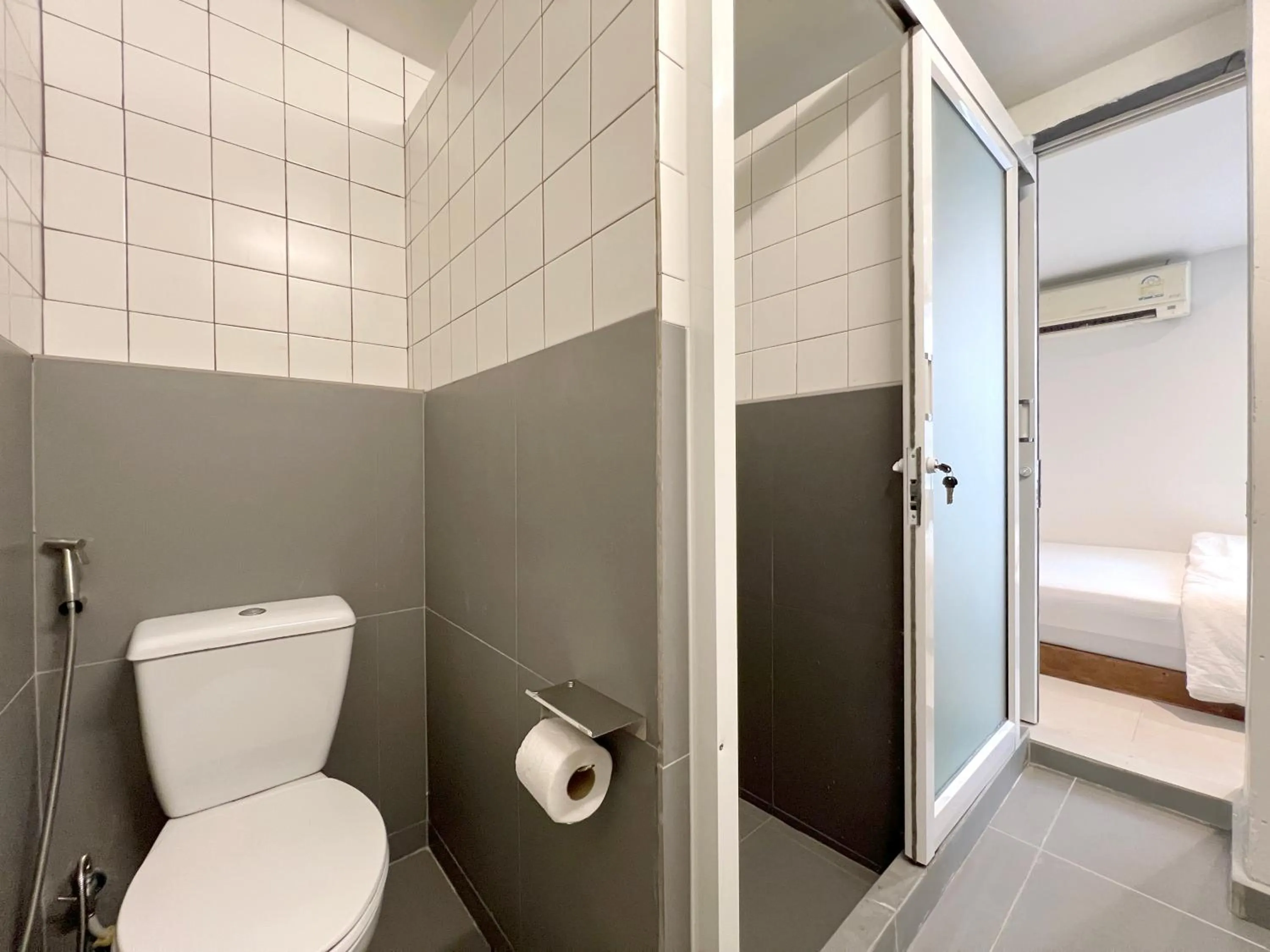 Chatel Samyan - Self check-in