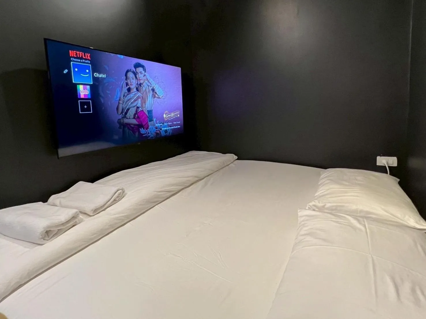 Bed in Chatel Samyan - Self check-in