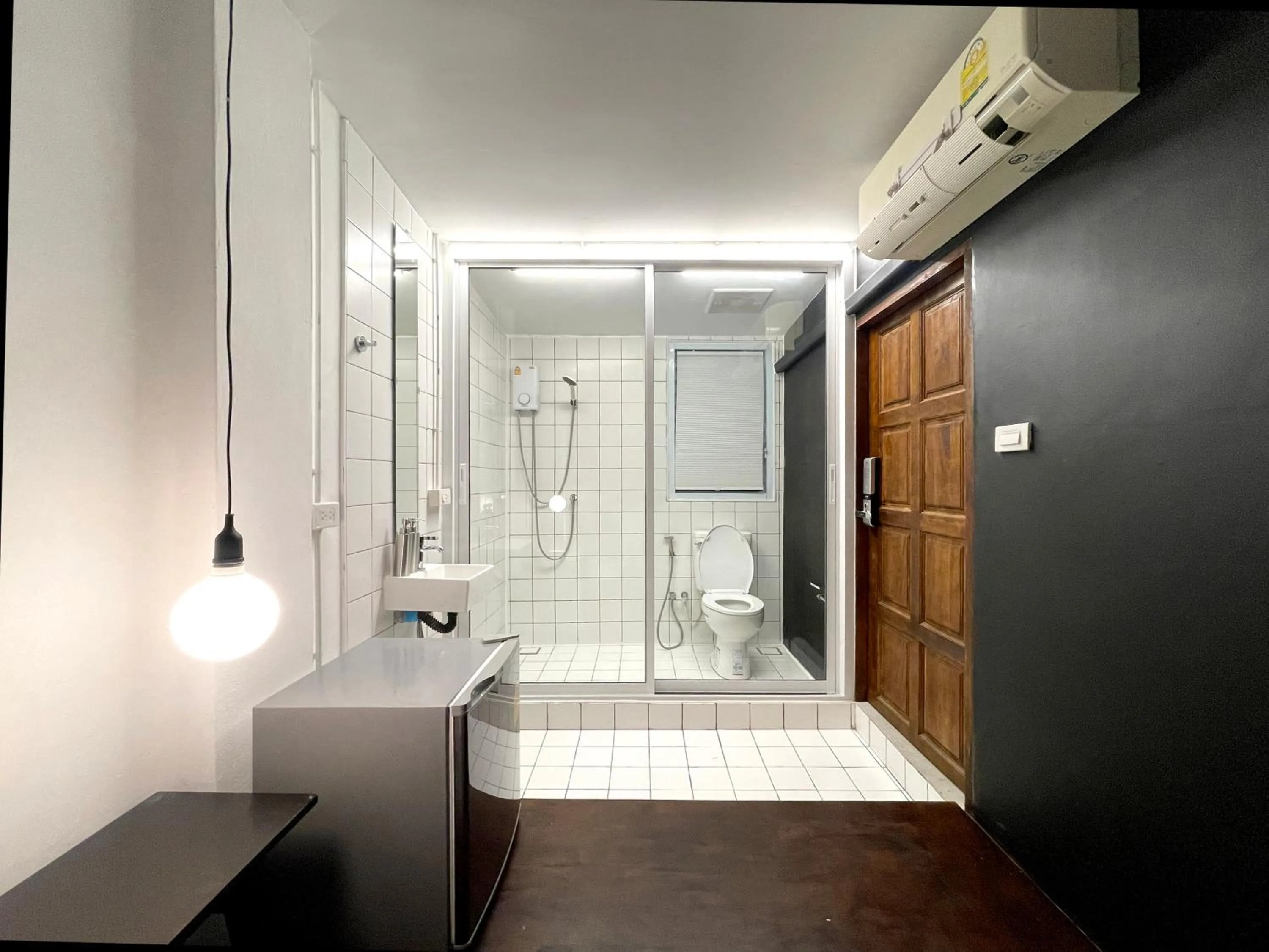 Chatel Samyan - Self check-in