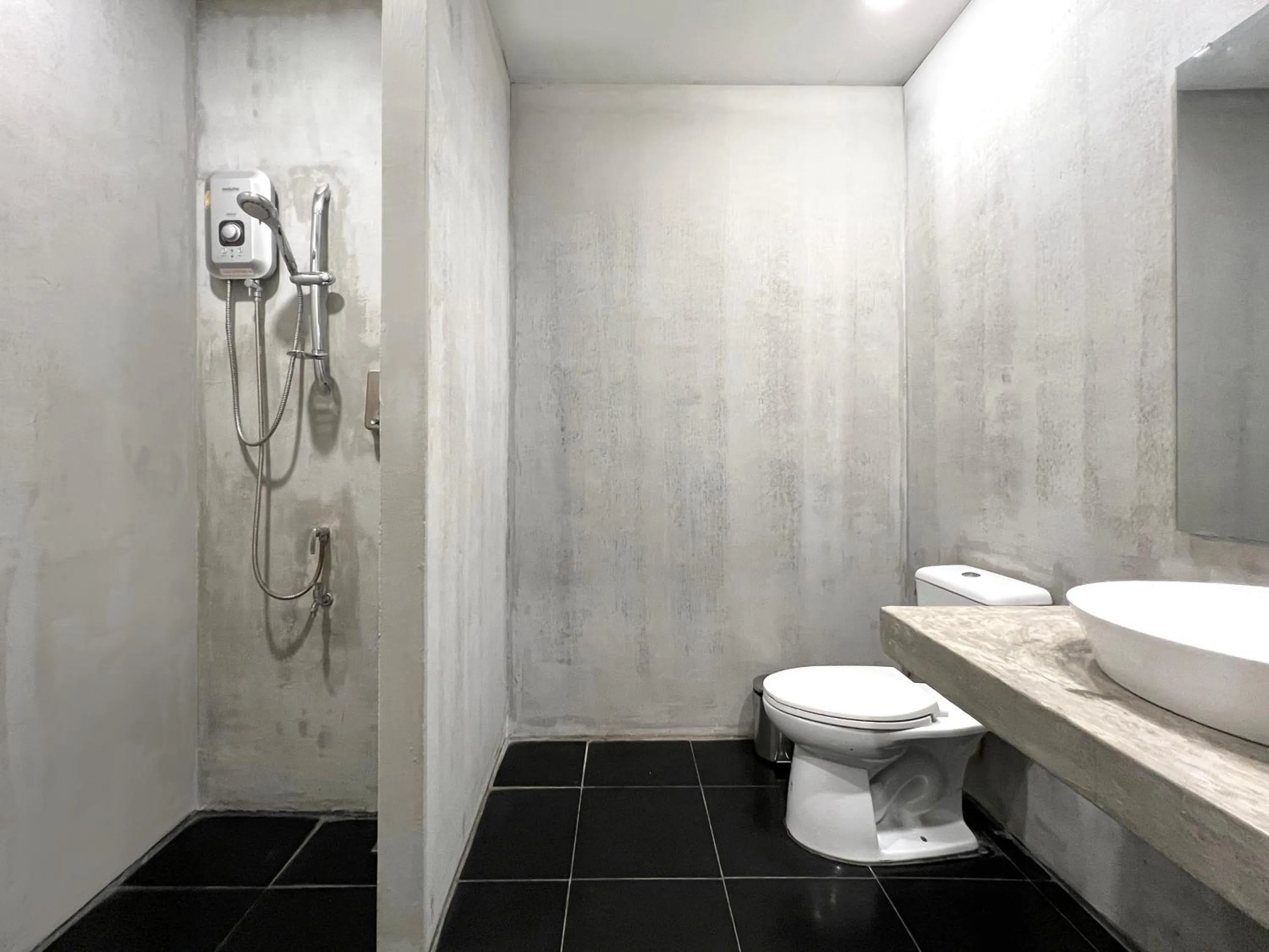 Chatel Samyan - Self check-in