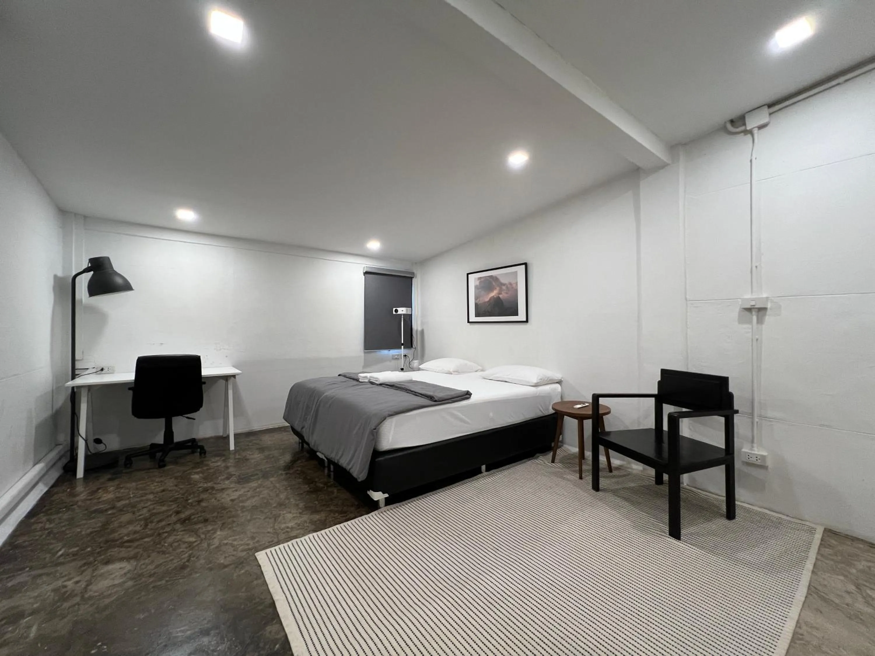 Bed in Chatel Samyan - Self check-in