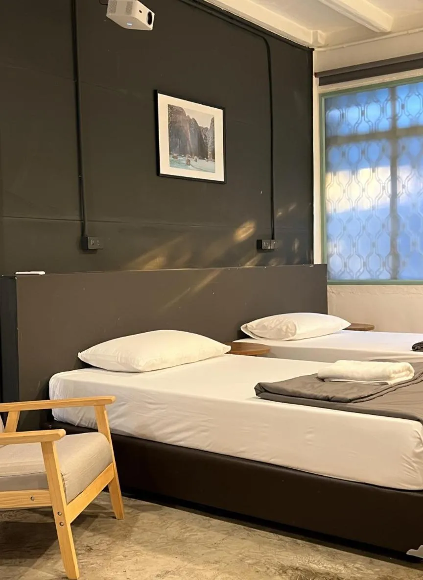 Bed in Chatel Samyan - Self check-in