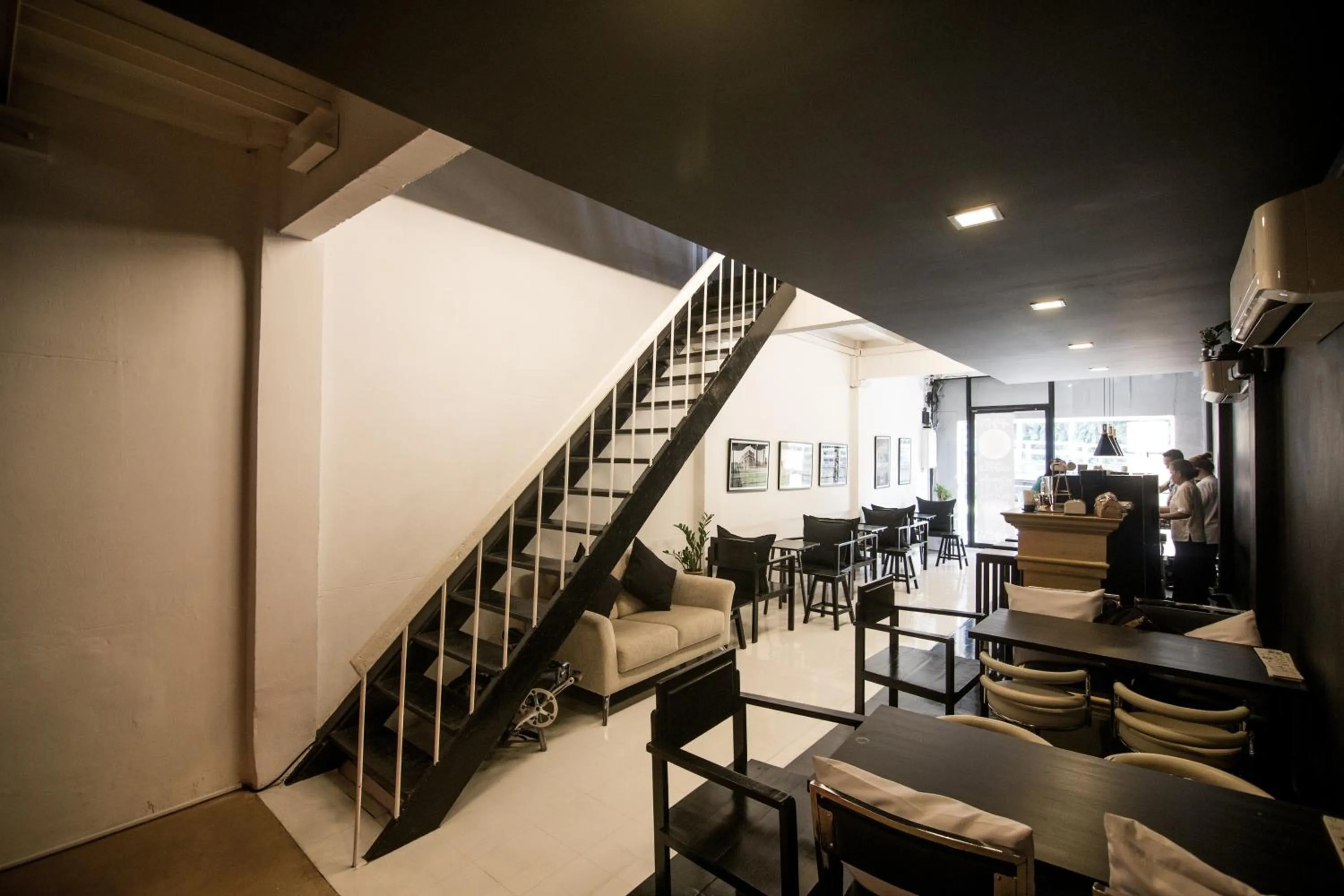 Chatel Samyan - Self check-in