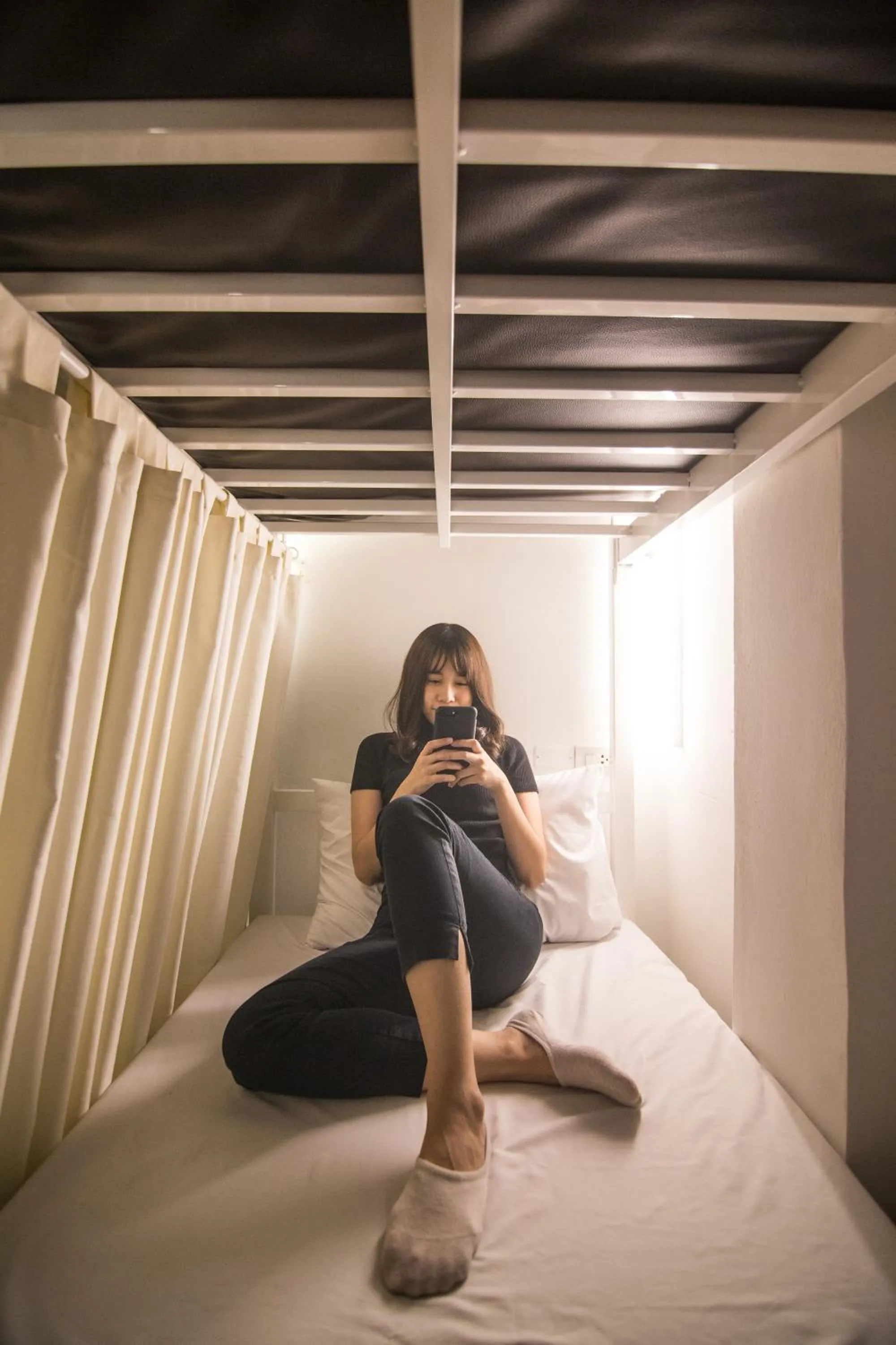 Bed in 6-Bed Female Dormitory Room in Chatel Samyan - Self check-in