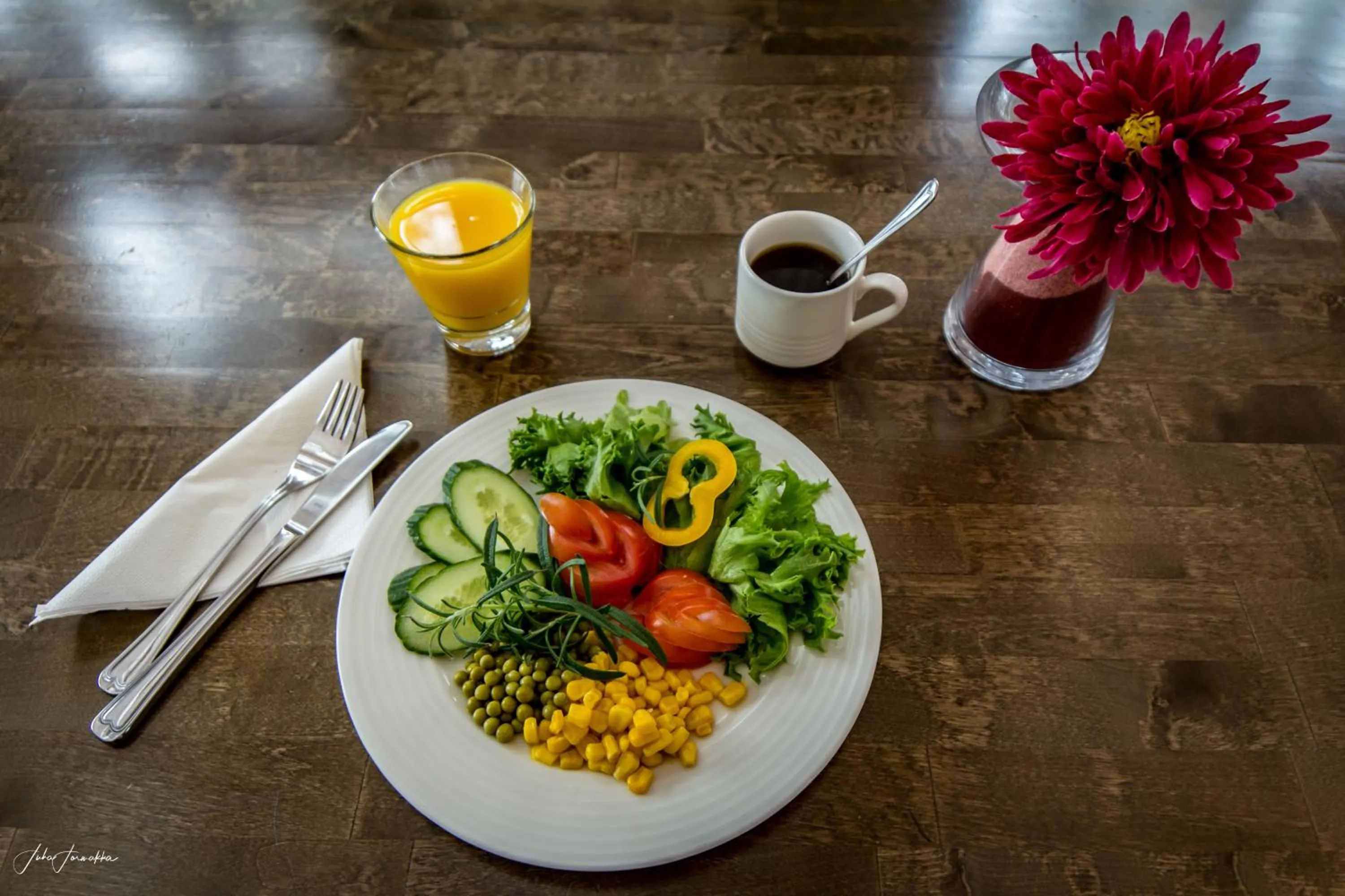 Buffet breakfast in Rento Hotelli