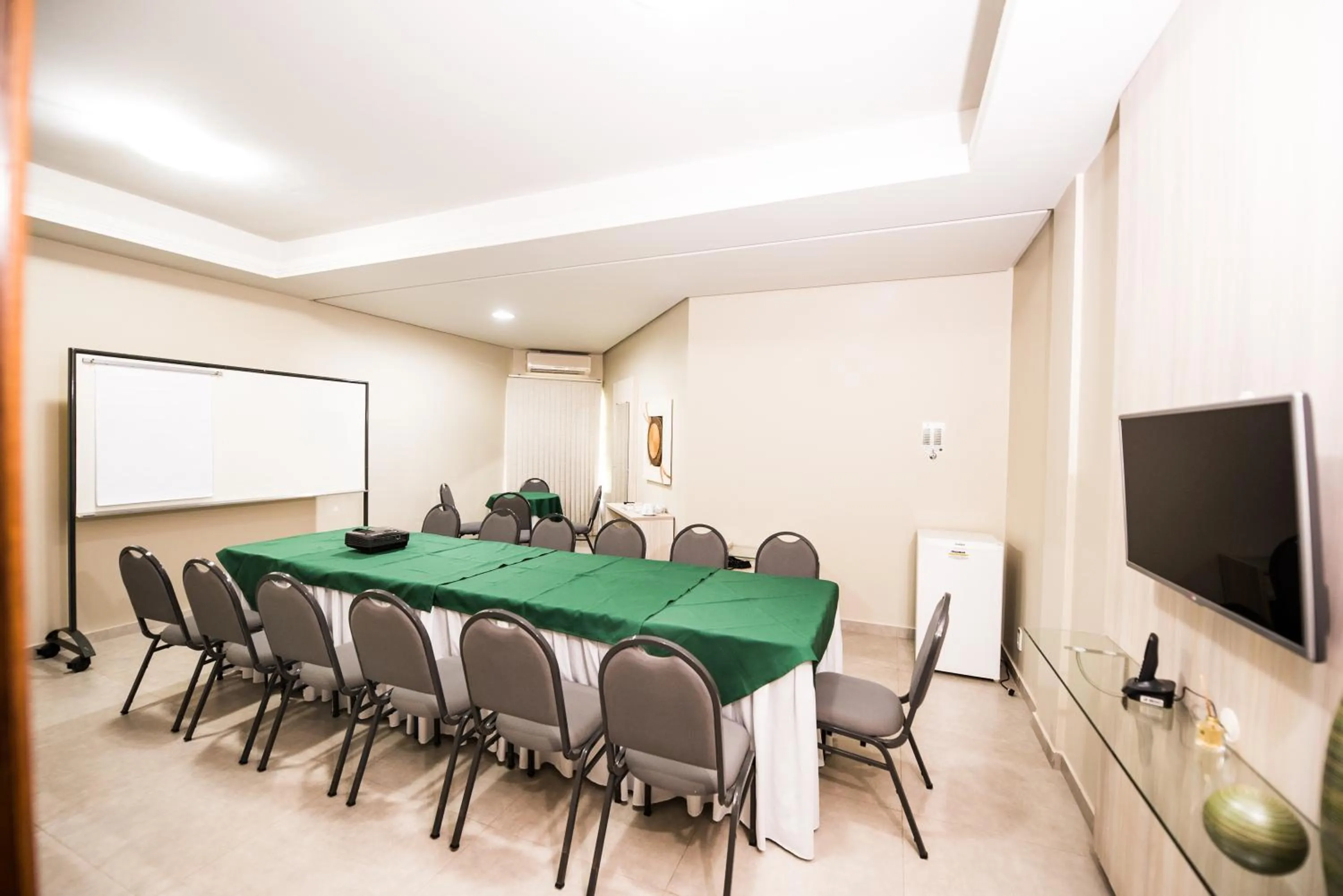 Business facilities in BALSAS PREMIER HOTEL