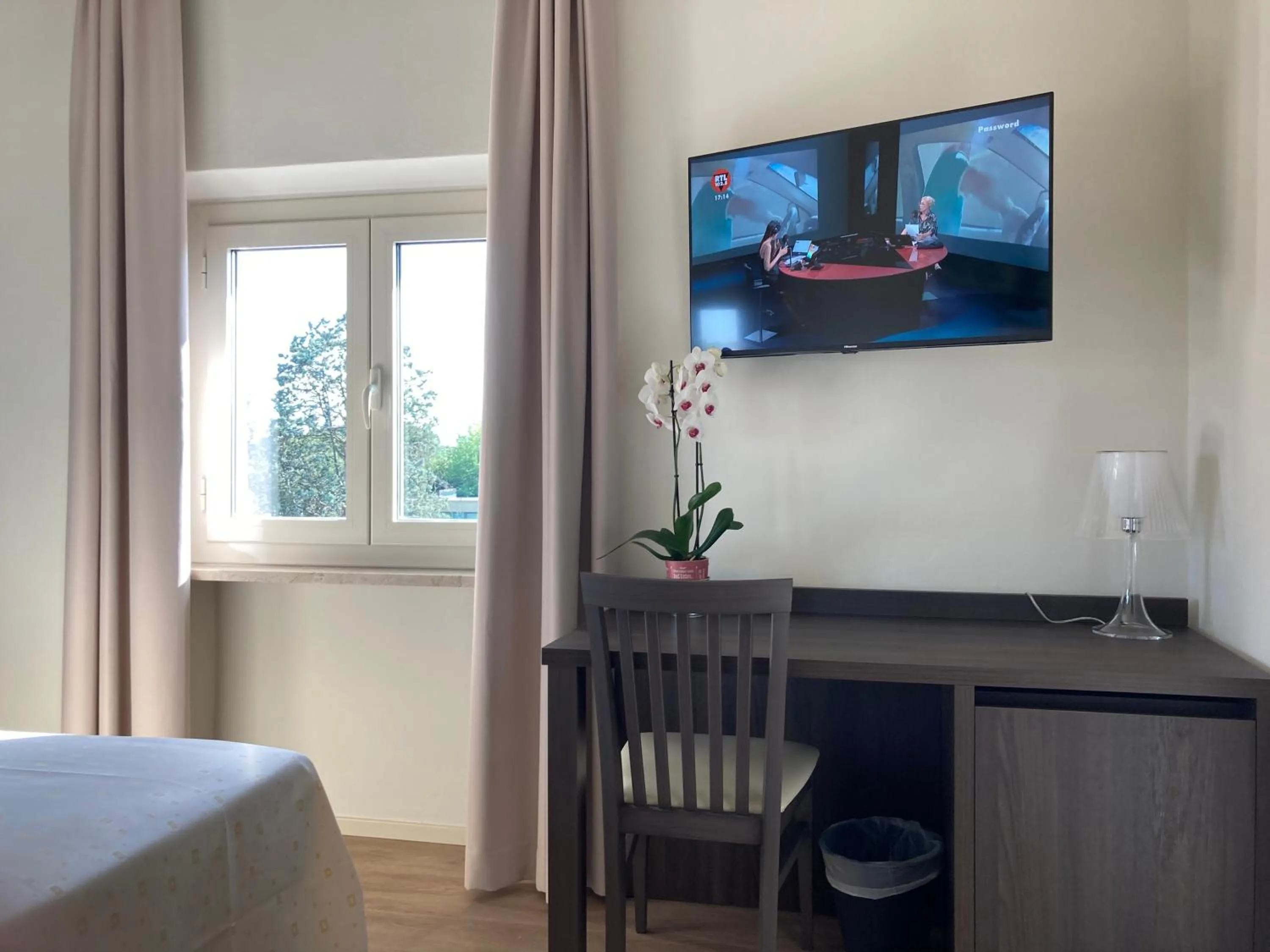 TV and multimedia, Bed in Hotel Belvedere