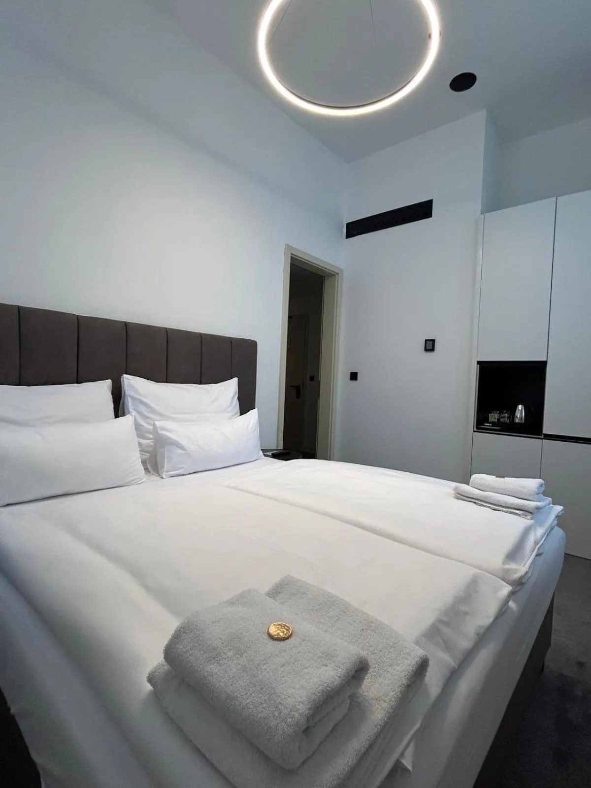 Bedroom, Bed in The Gold Bank