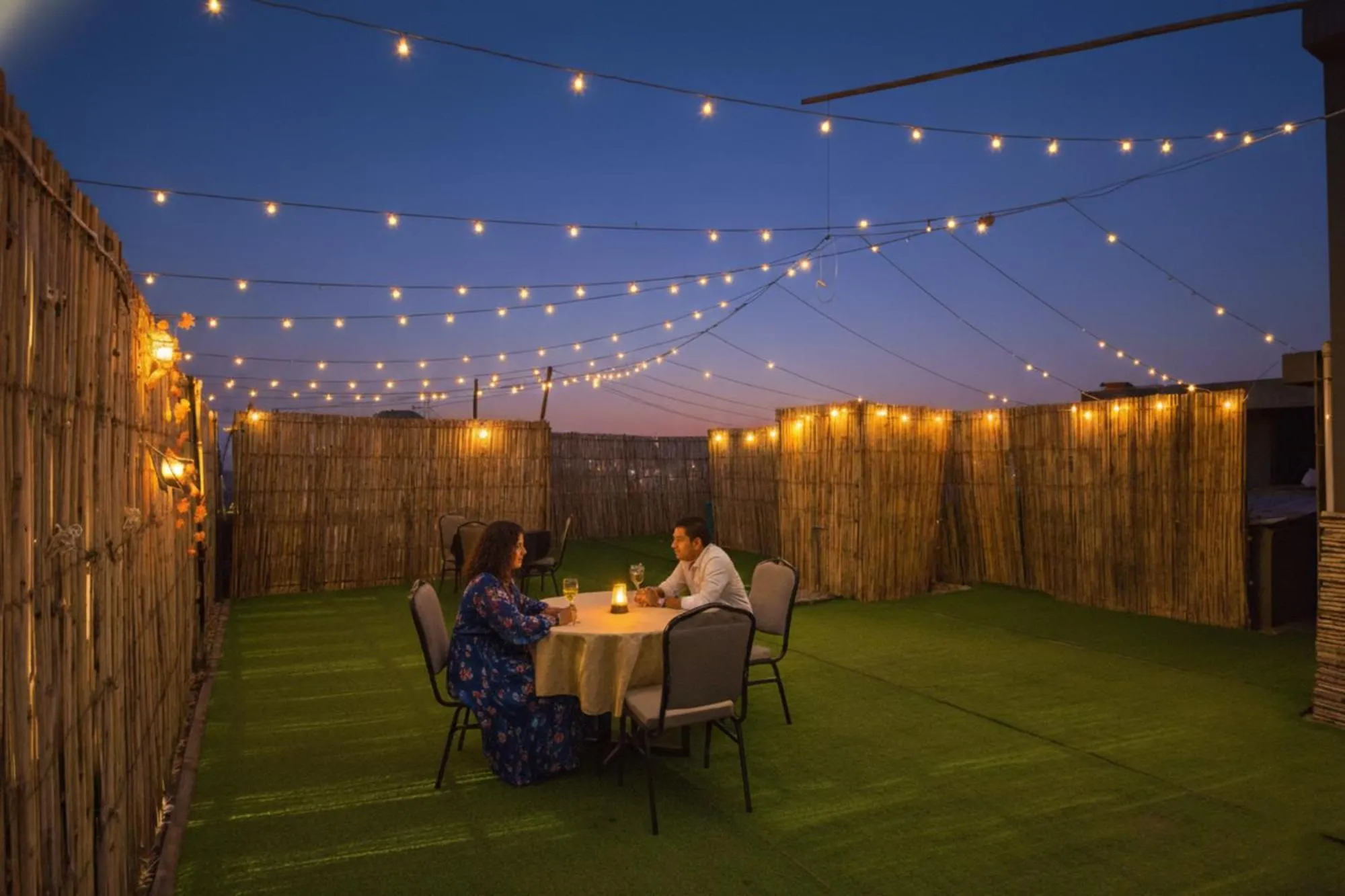 Restaurant/places to eat in FabHotel Infinity Stays Near Medanta- The Medicity, Gurgaon