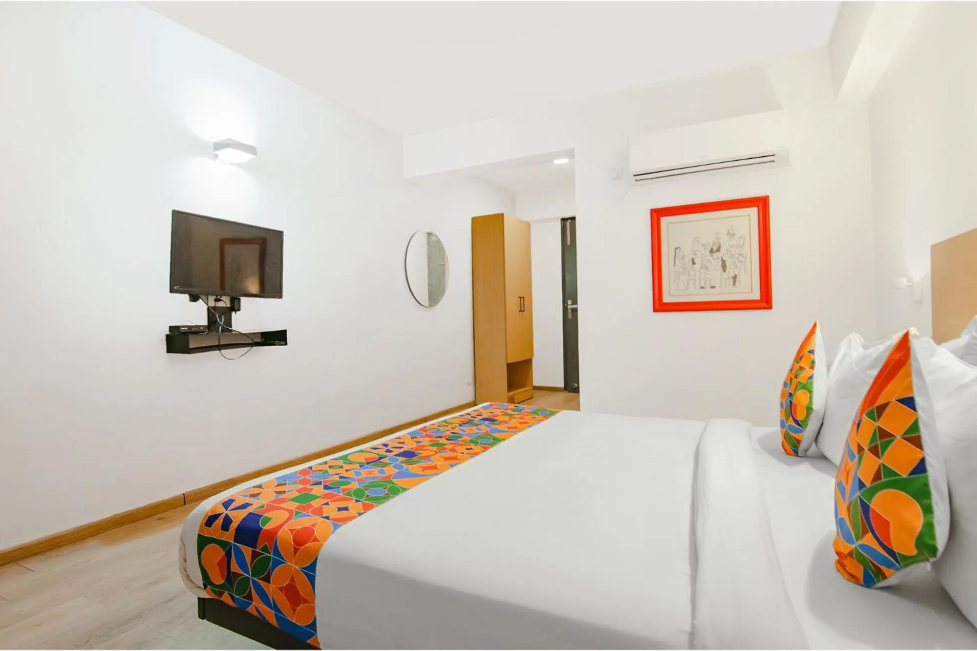 TV and multimedia, Bed in FabHotel Infinity Stays Near Medanta- The Medicity, Gurgaon