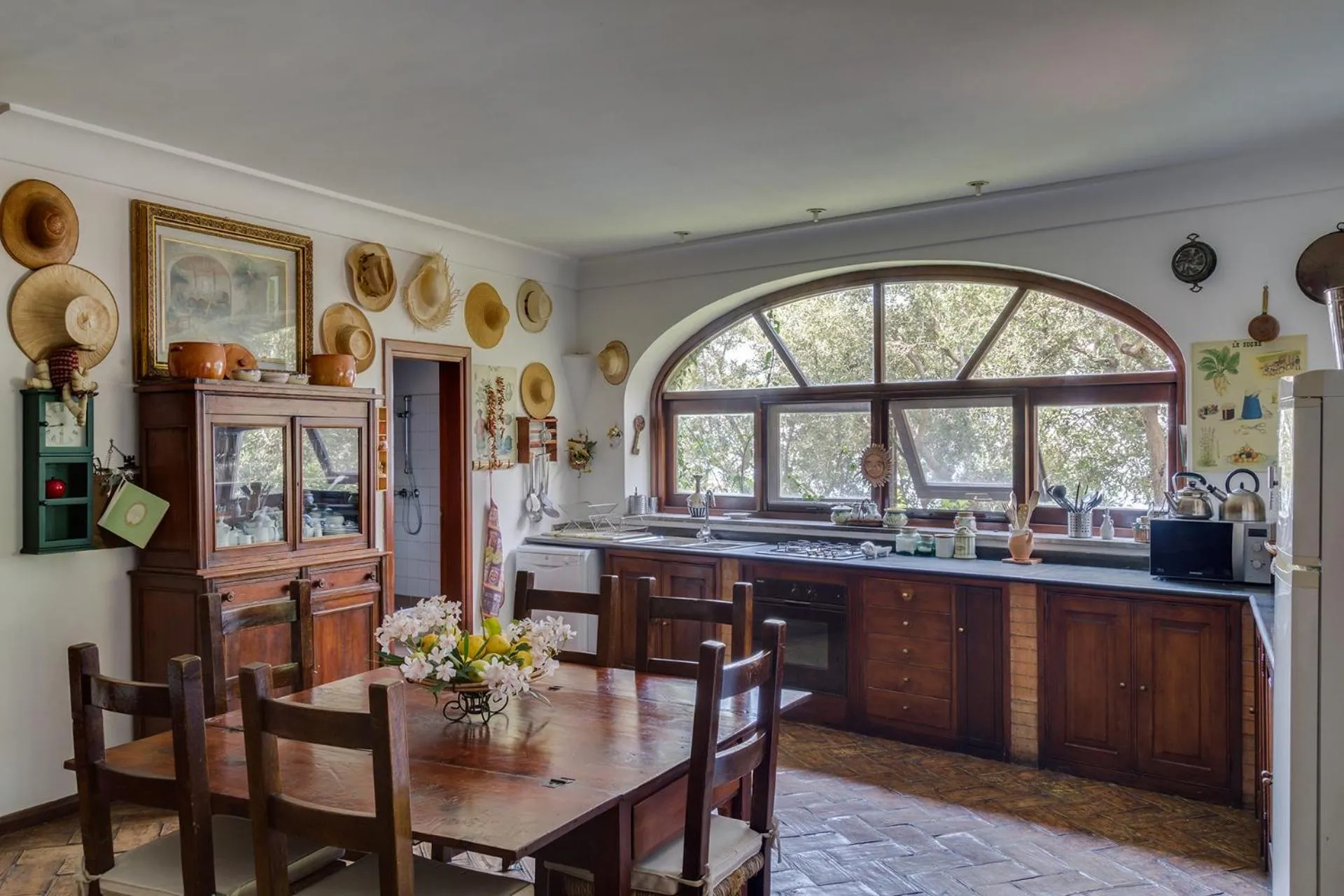 Kitchen or kitchenette in Amore Rentals - Villa Era