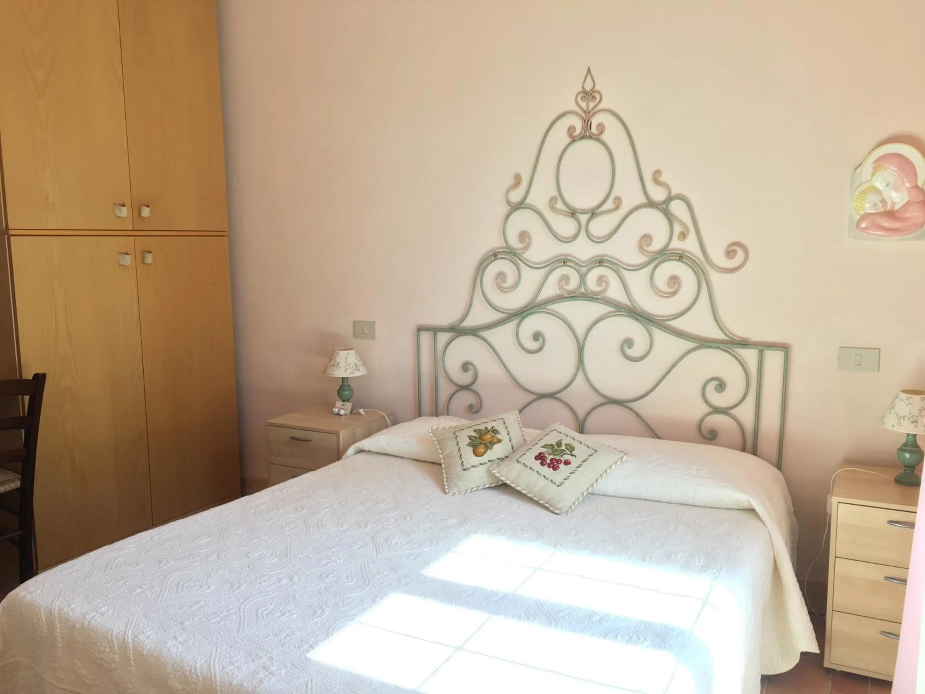 Photo of the whole room, Bed in Podere Il Mulino