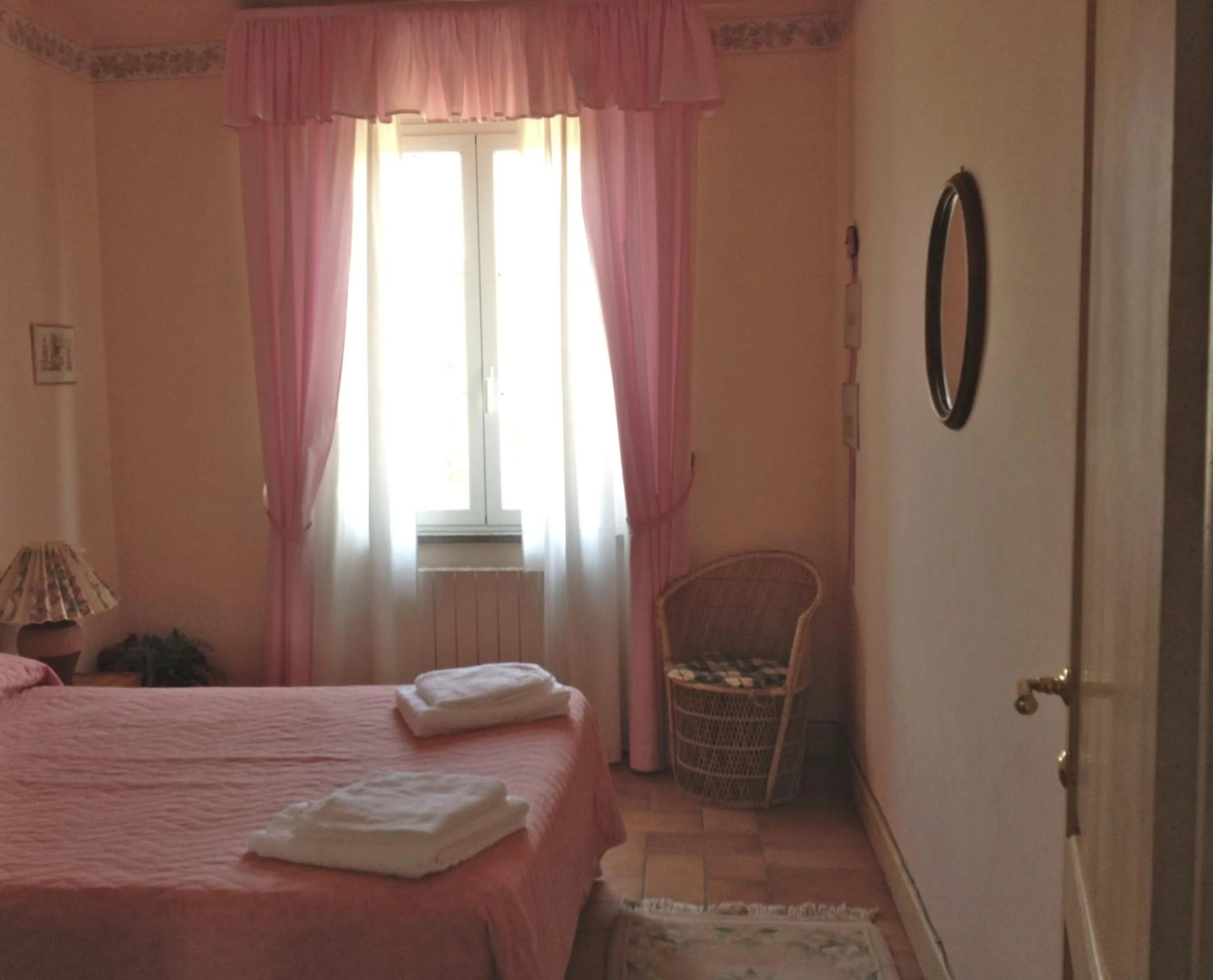 Photo of the whole room, Bed in Podere Il Mulino