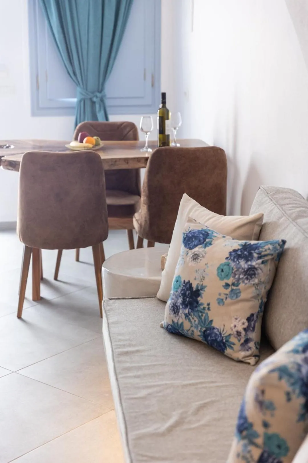 Dining area in Sun Angelos Oia - Luxury Cave Suites