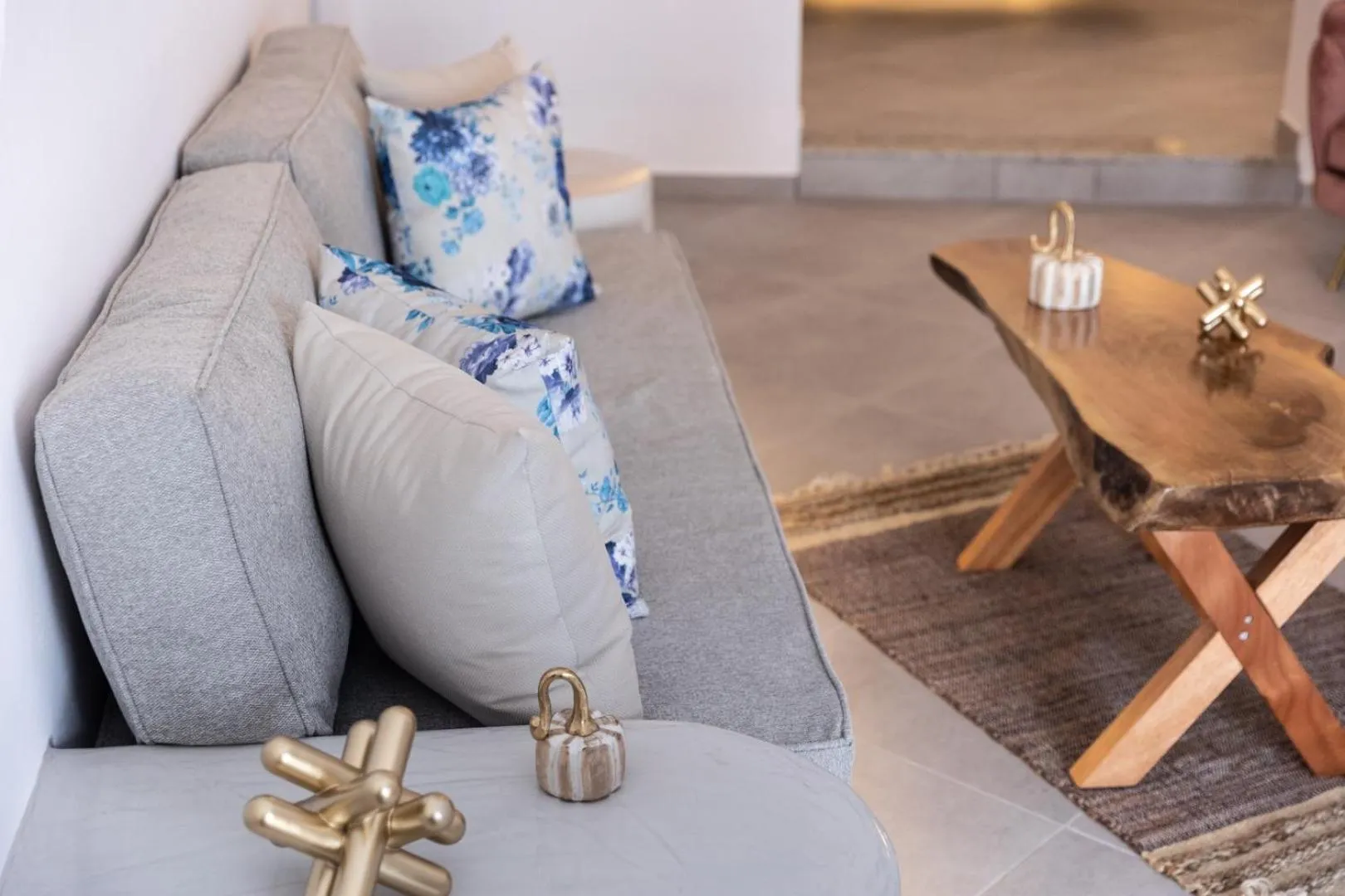 Living room in Sun Angelos Oia - Luxury Cave Suites