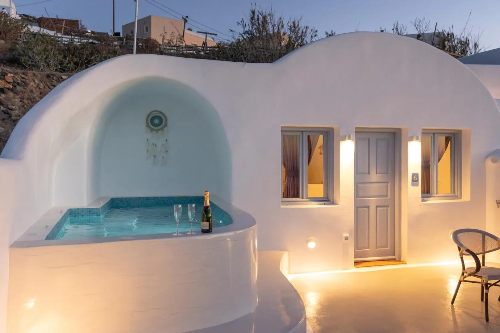 Patio in Sun Angelos Oia - Luxury Cave Suites