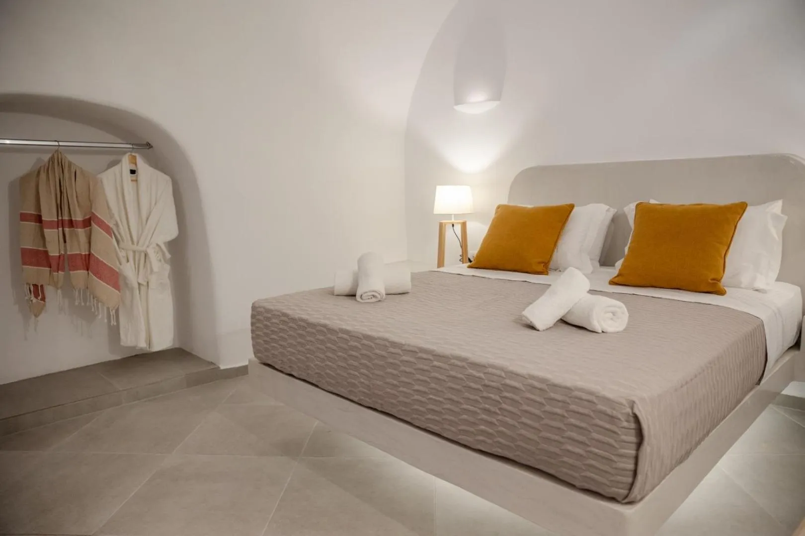 Bed in Sun Angelos Oia - Luxury Cave Suites